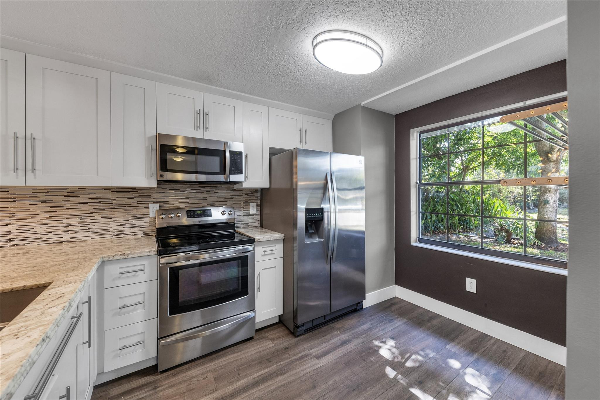 387 City View Dr 0