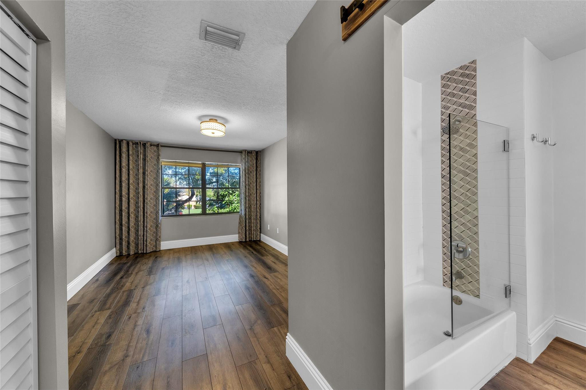 387 City View Dr 0