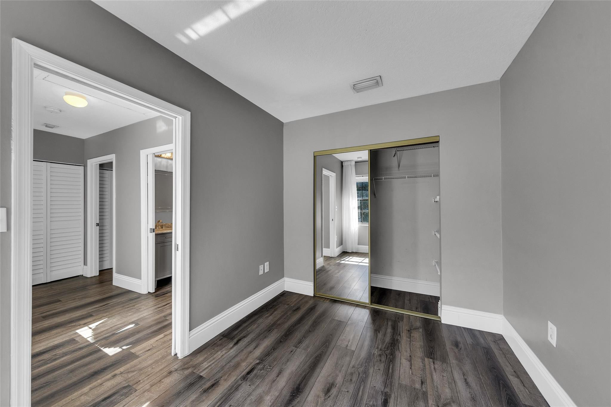 387 City View Dr 0