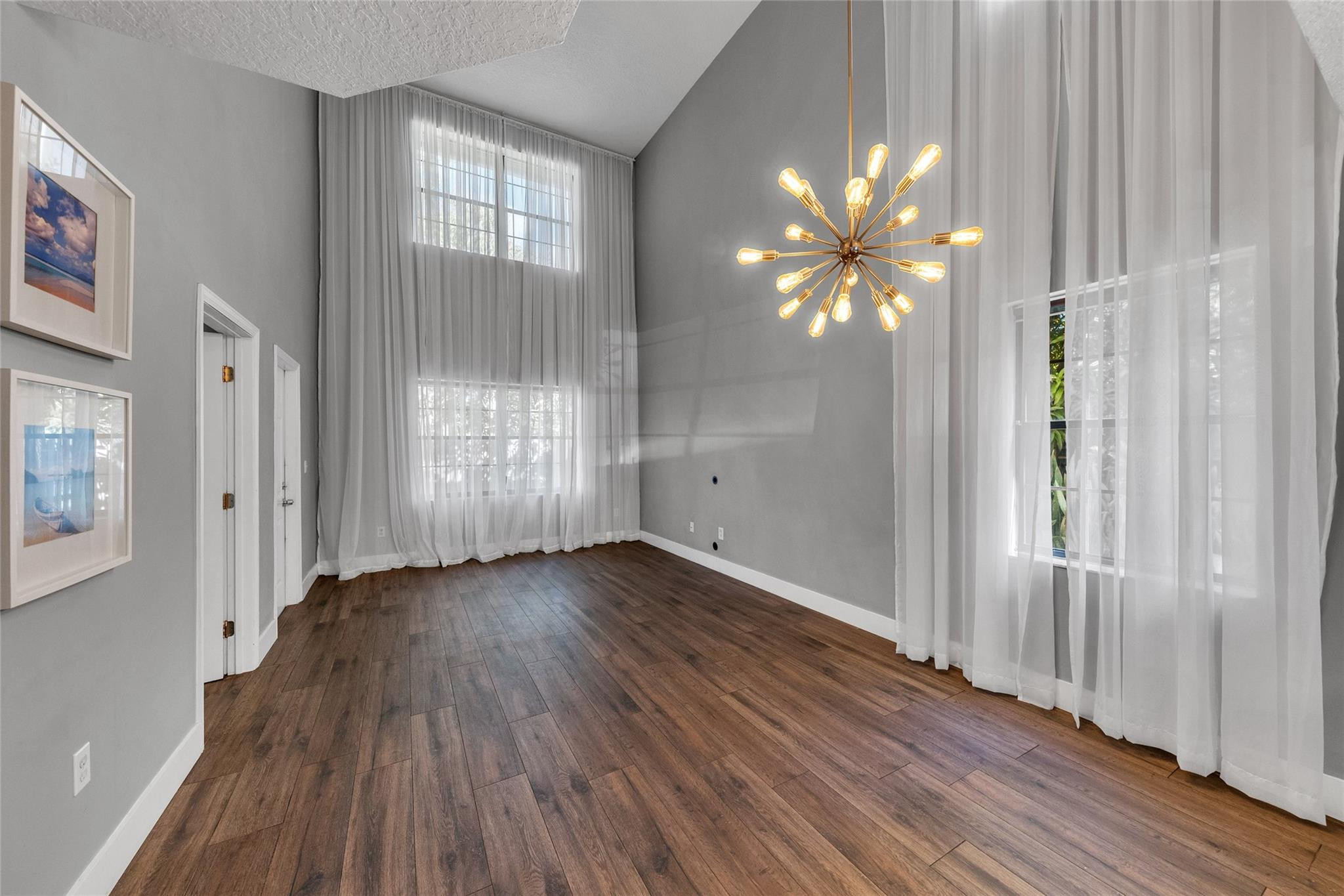 387 City View Dr 0