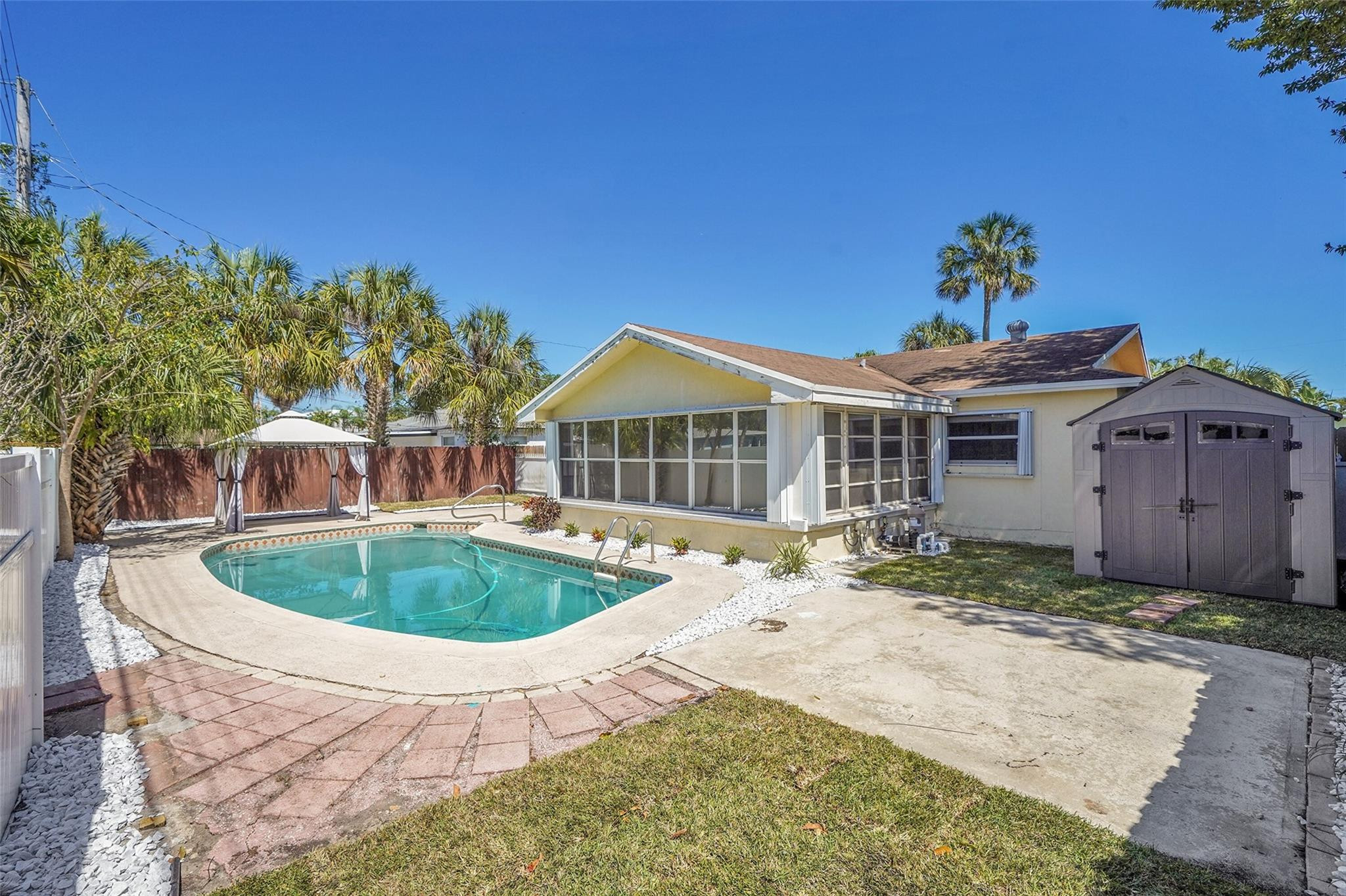 801 NW 65th Ter