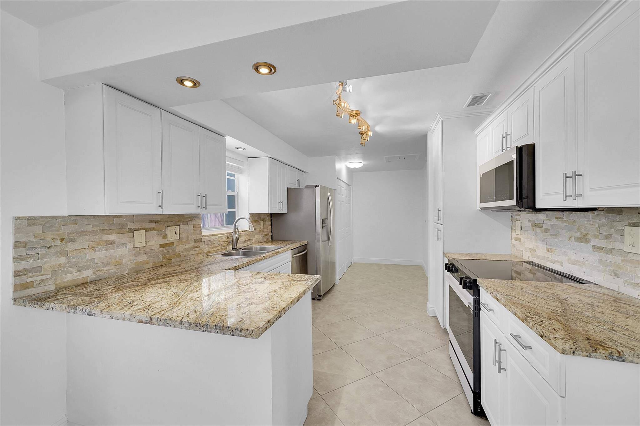 801 NW 65th Ter