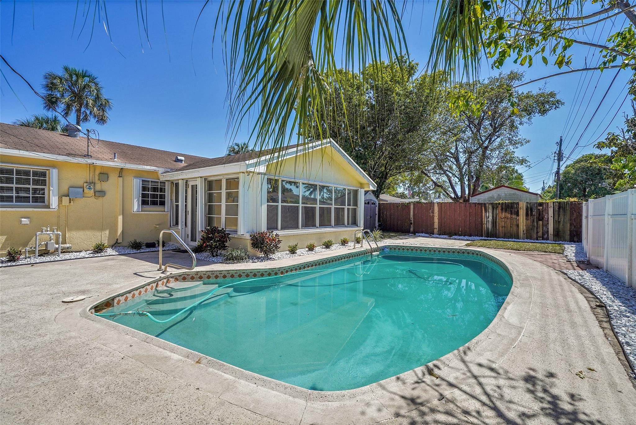 801 NW 65th Ter