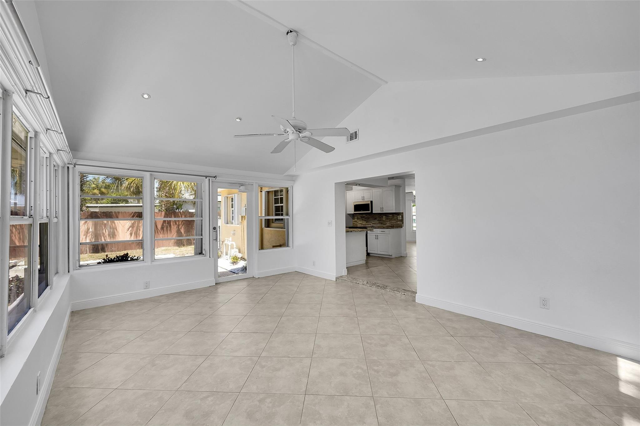 801 NW 65th Ter