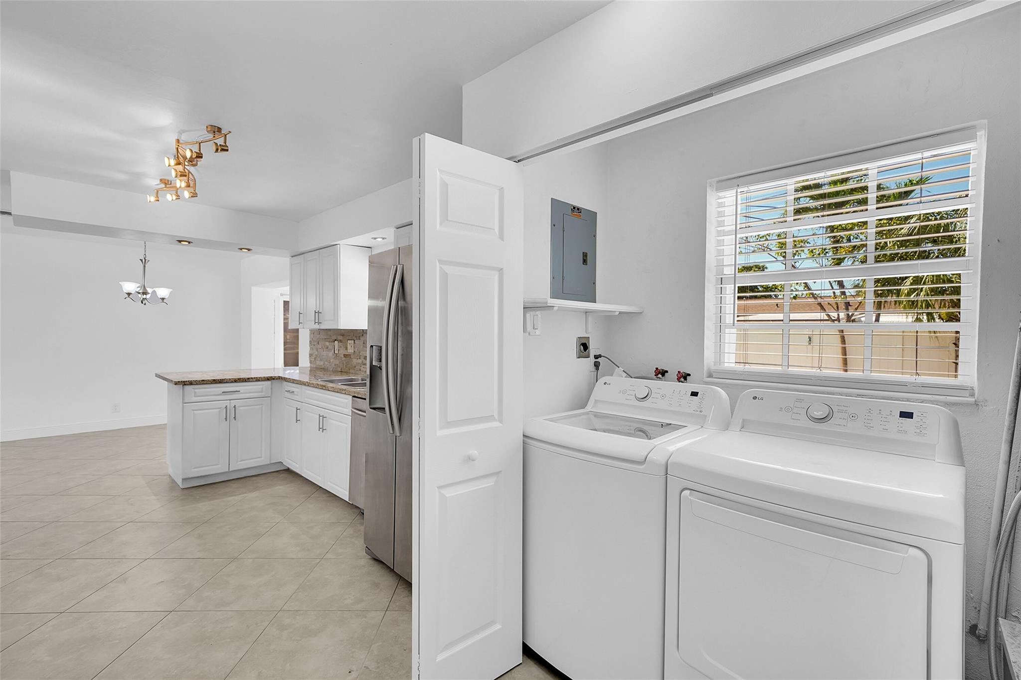 801 NW 65th Ter