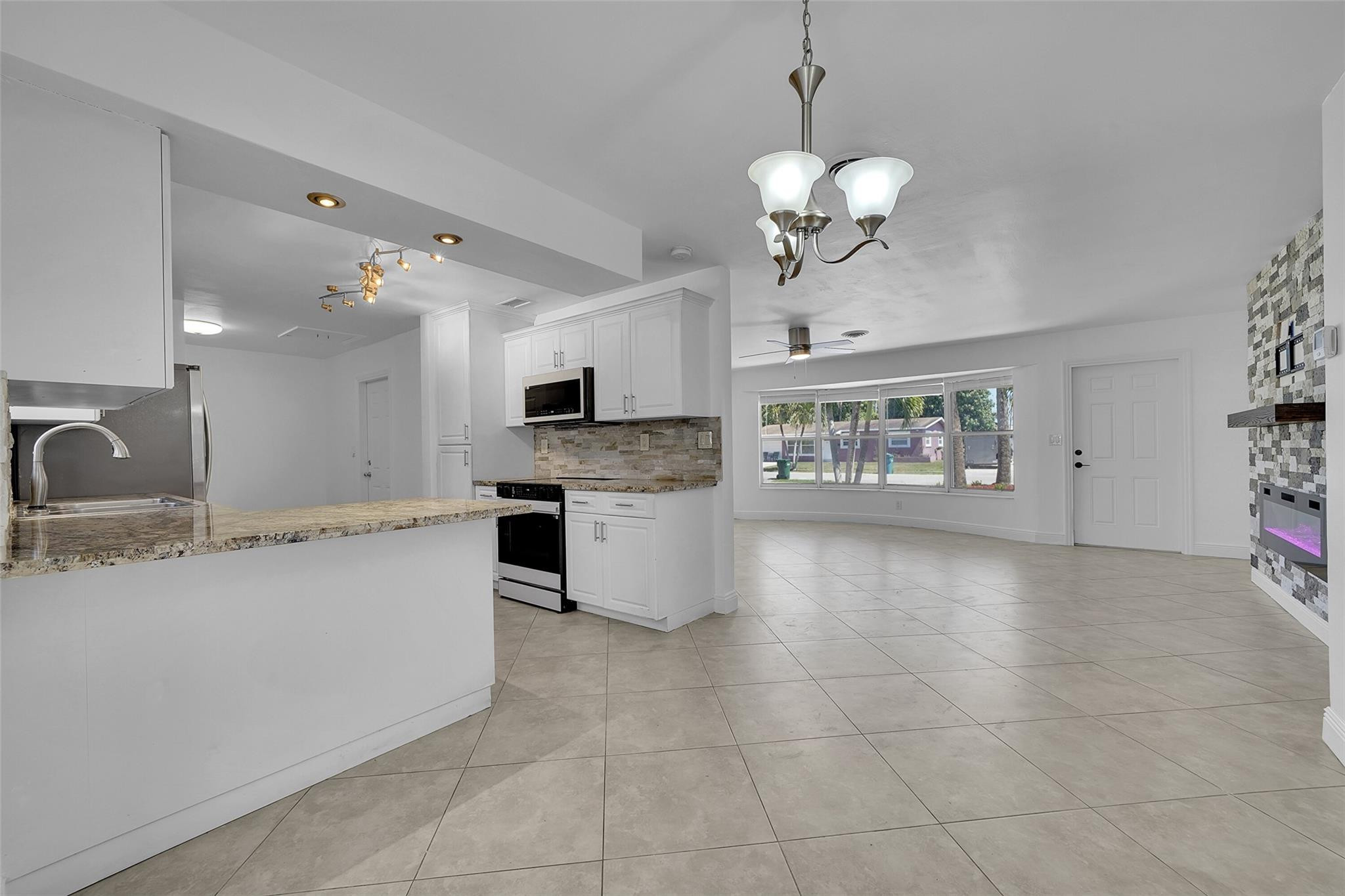 801 NW 65th Ter