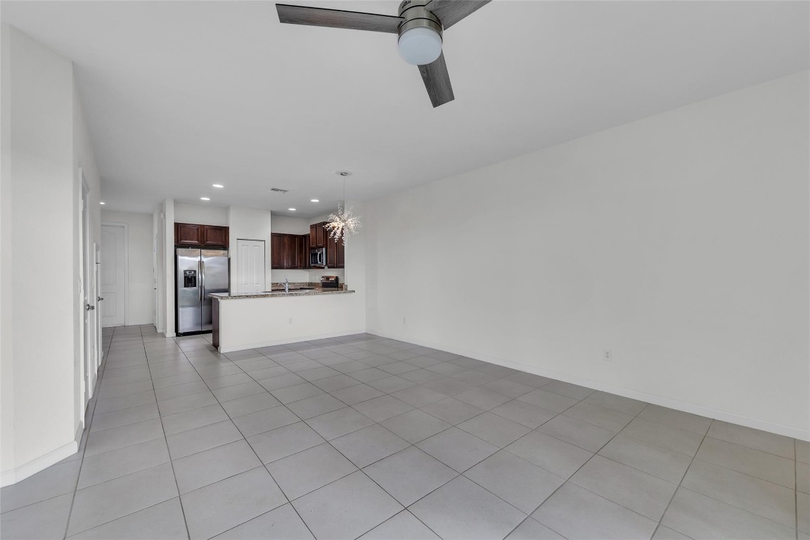 4234 N Dixie Hwy 122