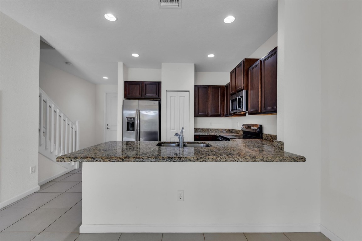 4234 N Dixie Hwy 122