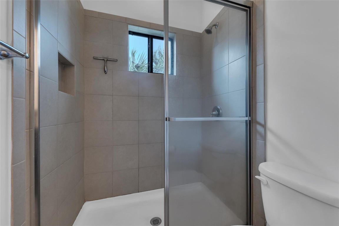 4234 N Dixie Hwy 122