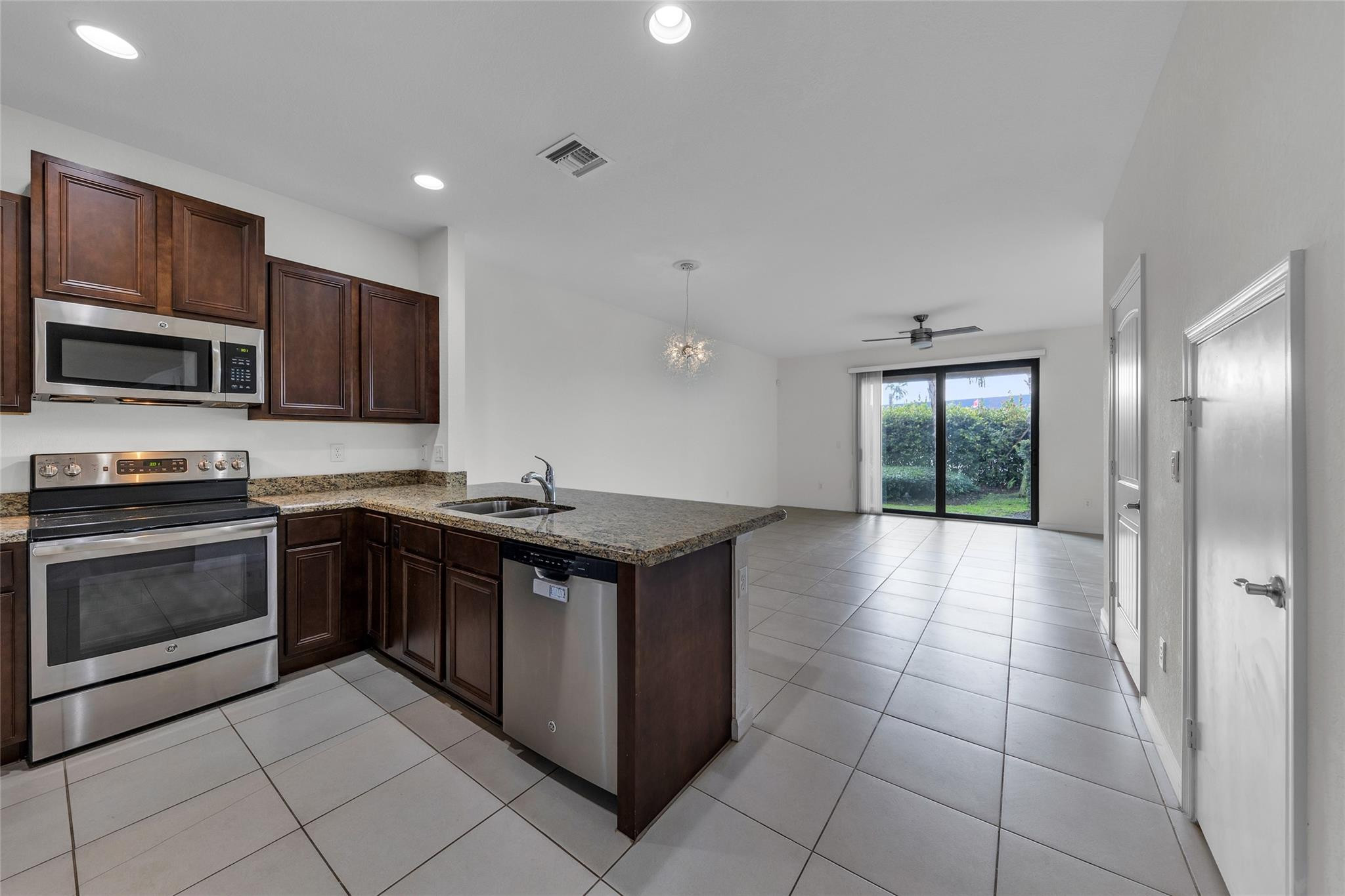 4234 N Dixie Hwy 122