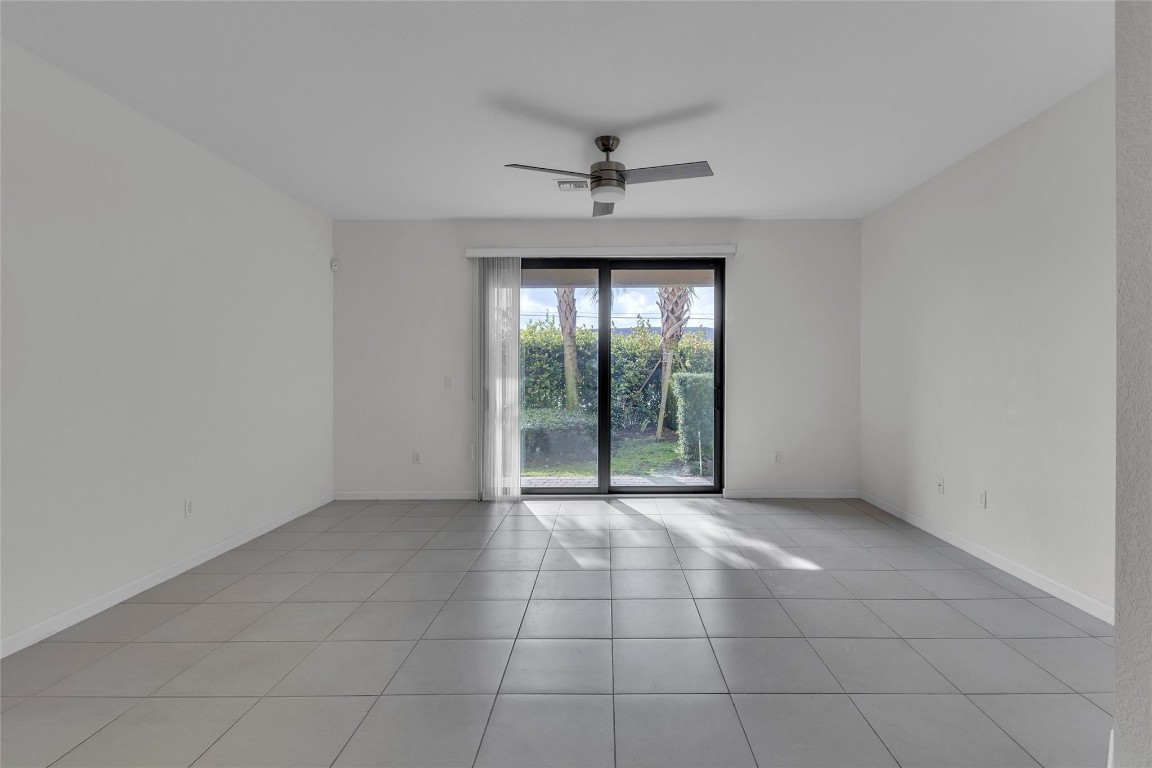 4234 N Dixie Hwy 122