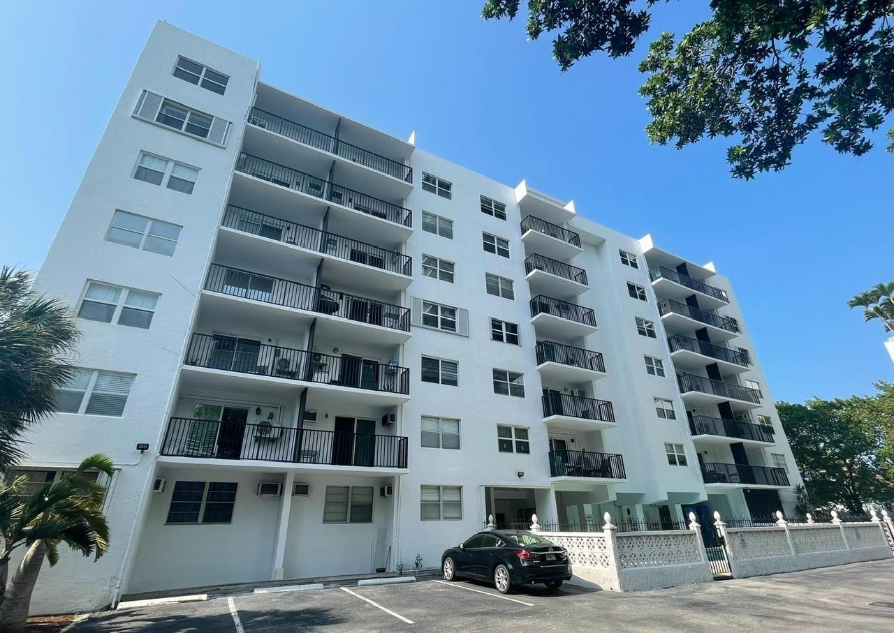3000 Riomar St 307