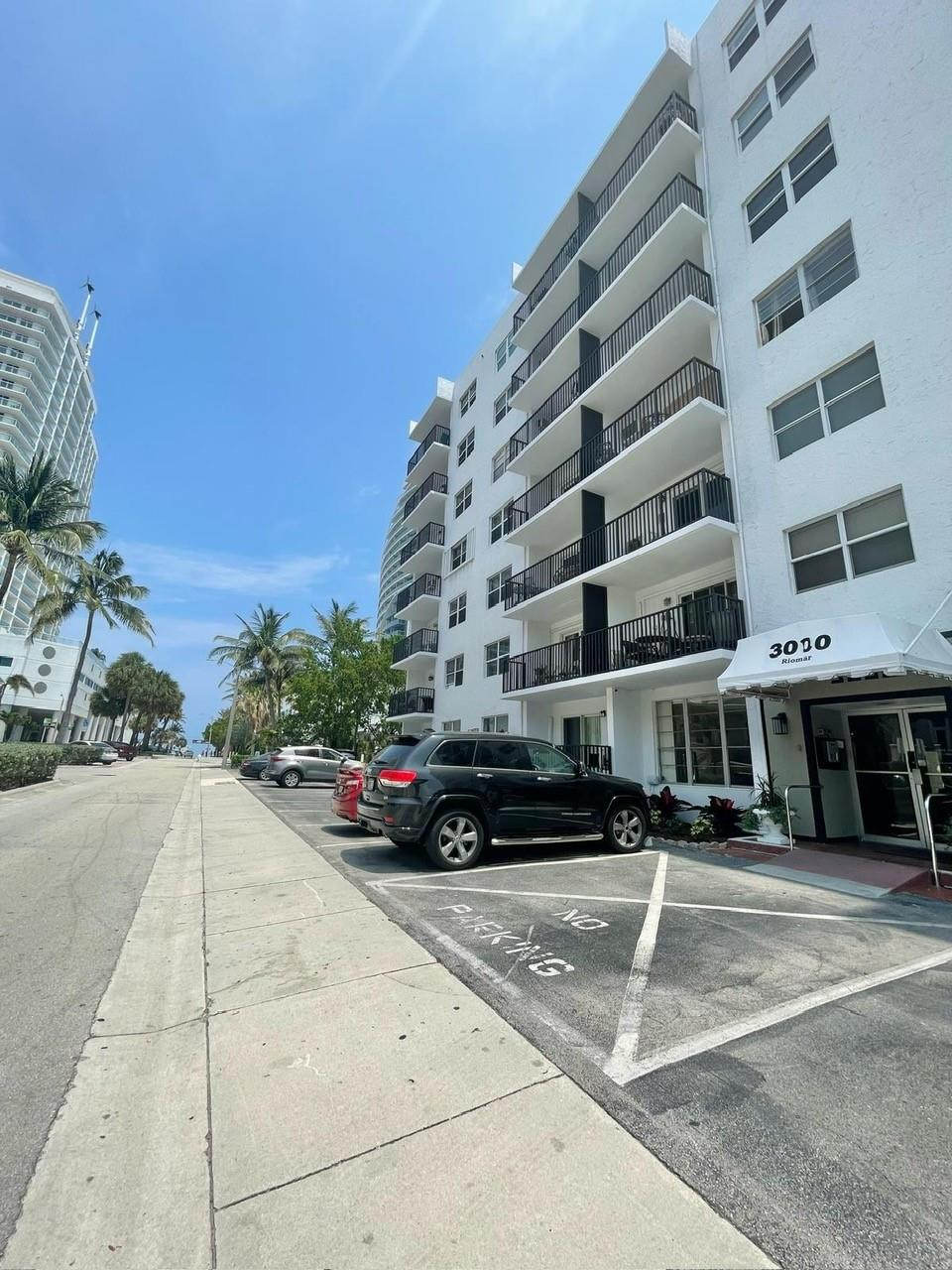 3000 Riomar St 307