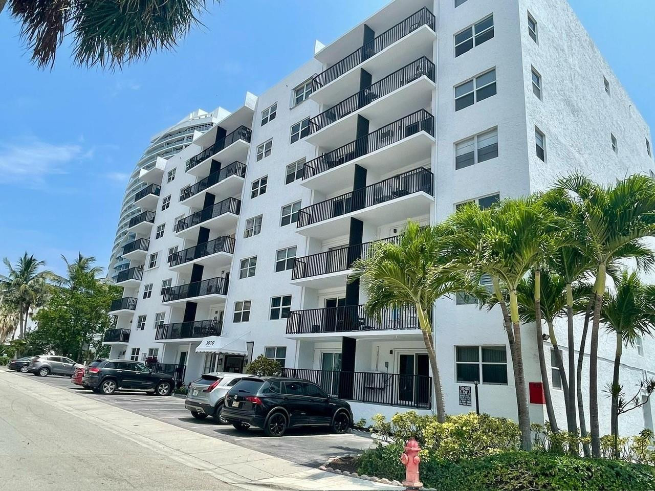 3000 Riomar St 307