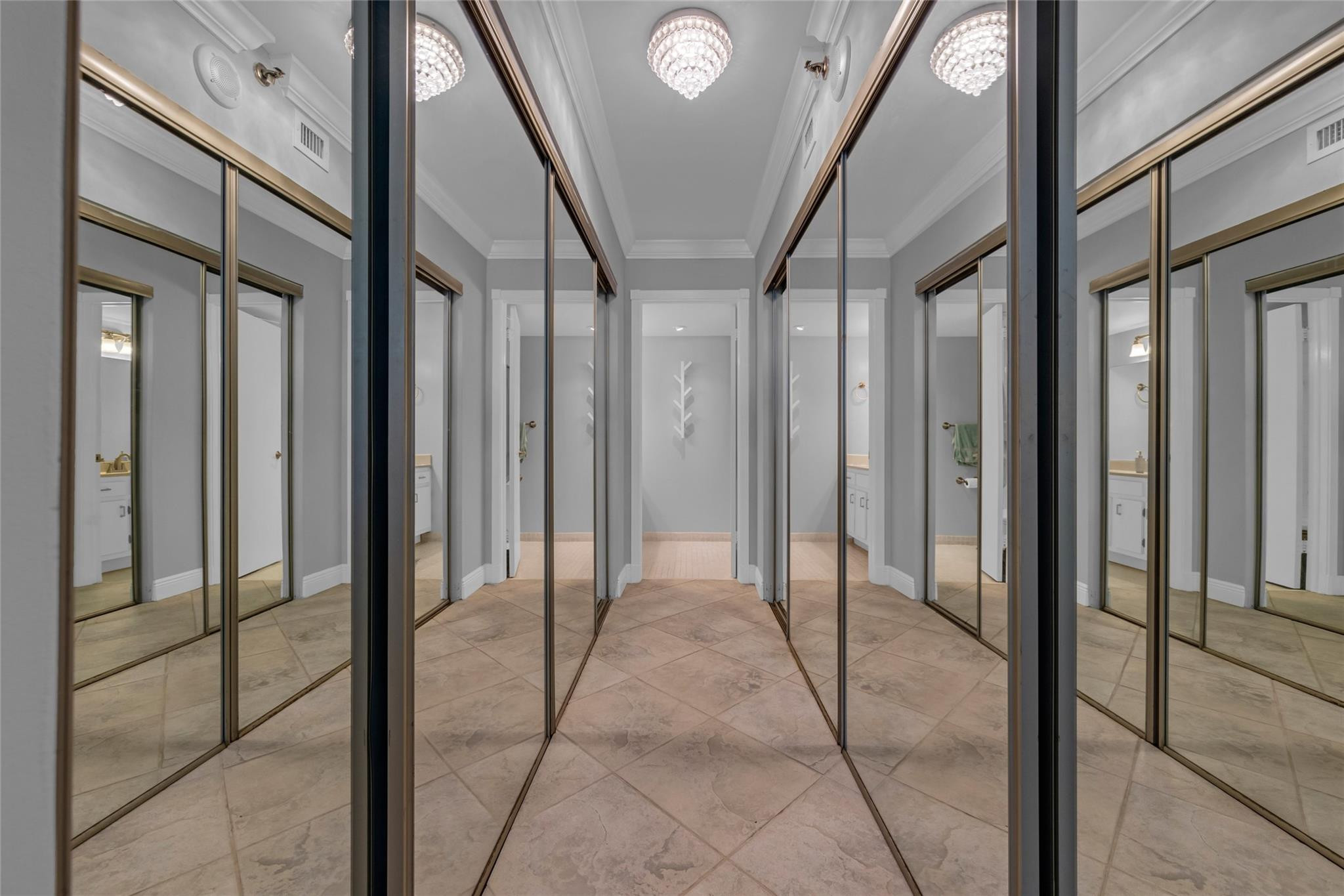 2900 NE 14th Street Cswy 202