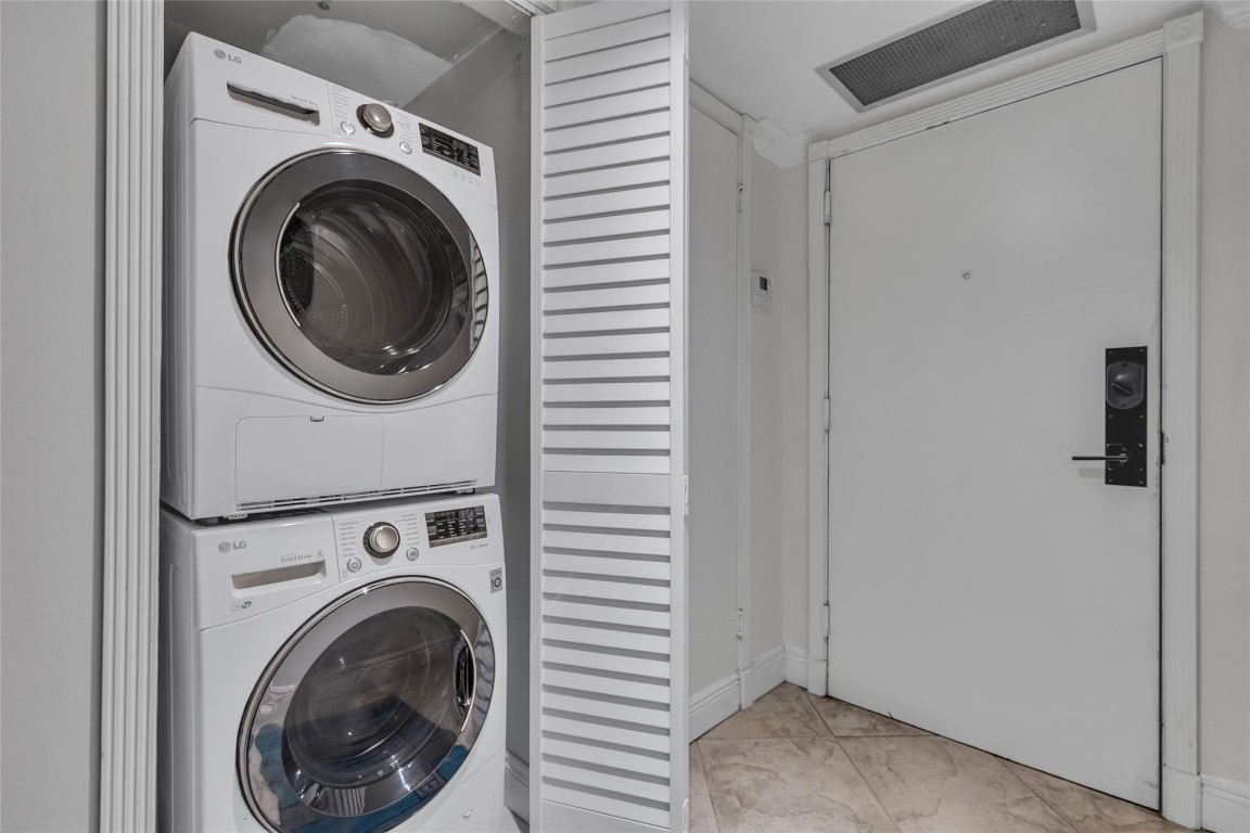 2900 NE 14th Street Cswy 202