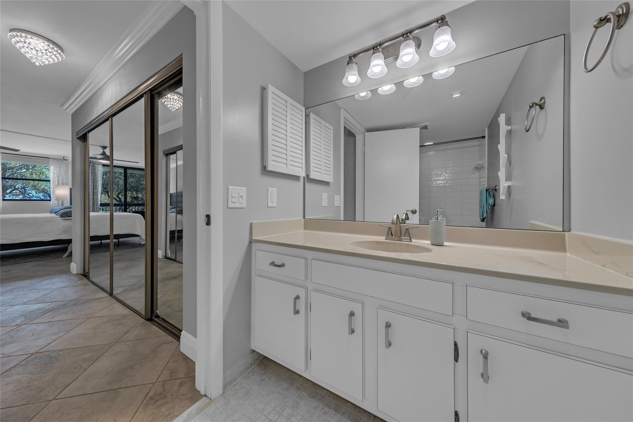 2900 NE 14th Street Cswy 202