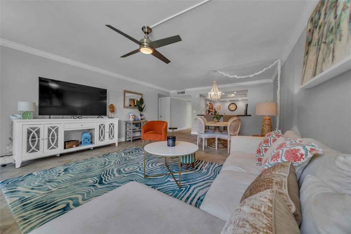 2900 NE 14th Street Cswy 202