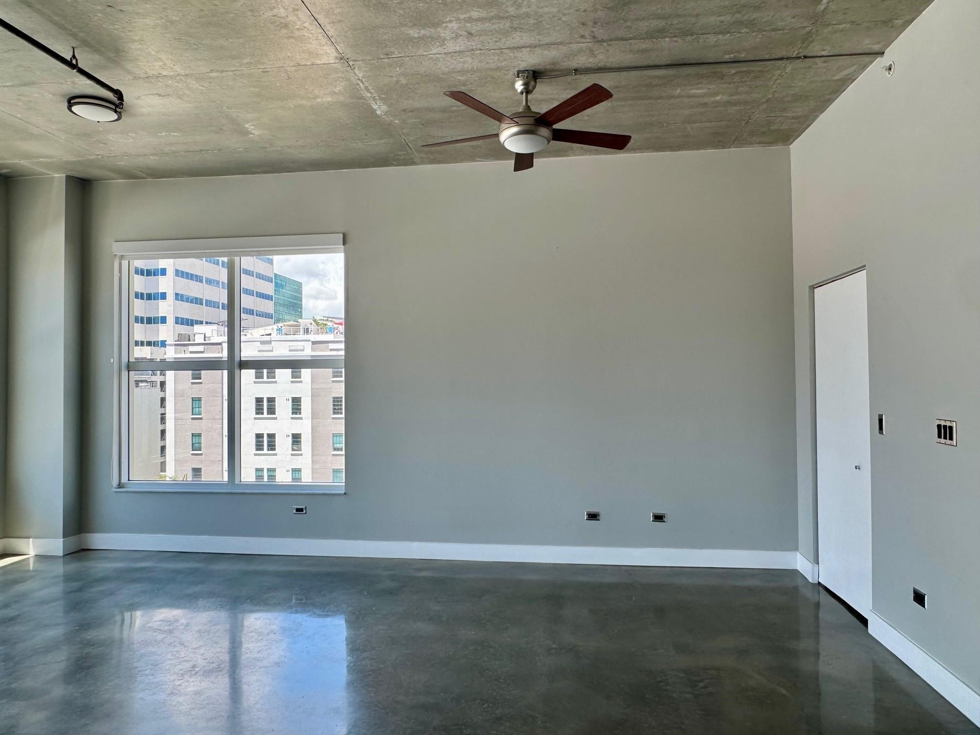 313 NE 2ND ST 703