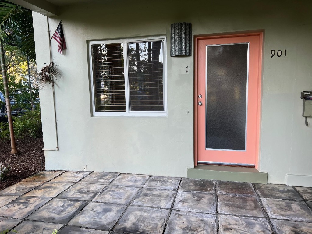 901 SE 2nd St 1