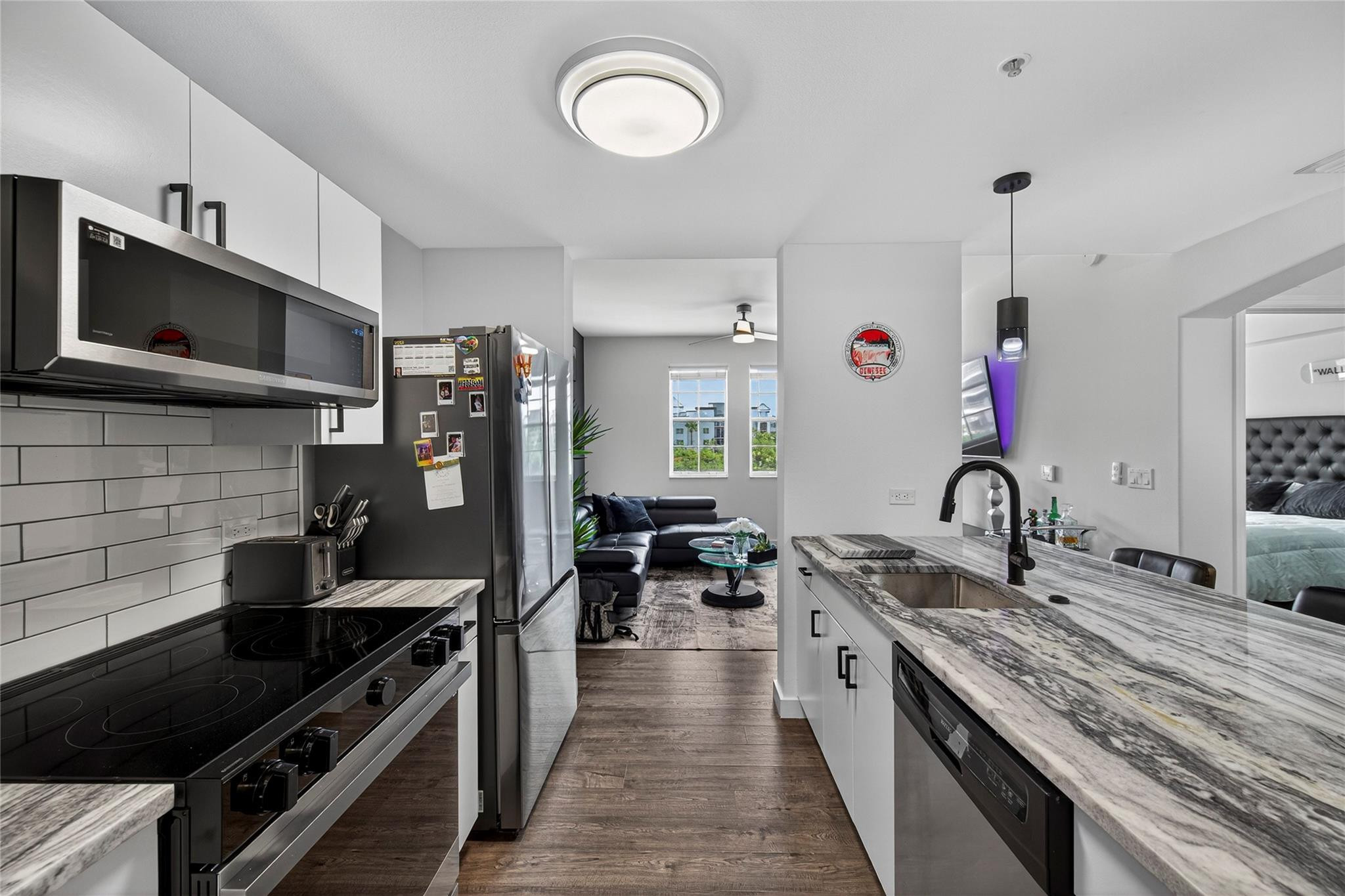 533 NE 3rd Ave 516