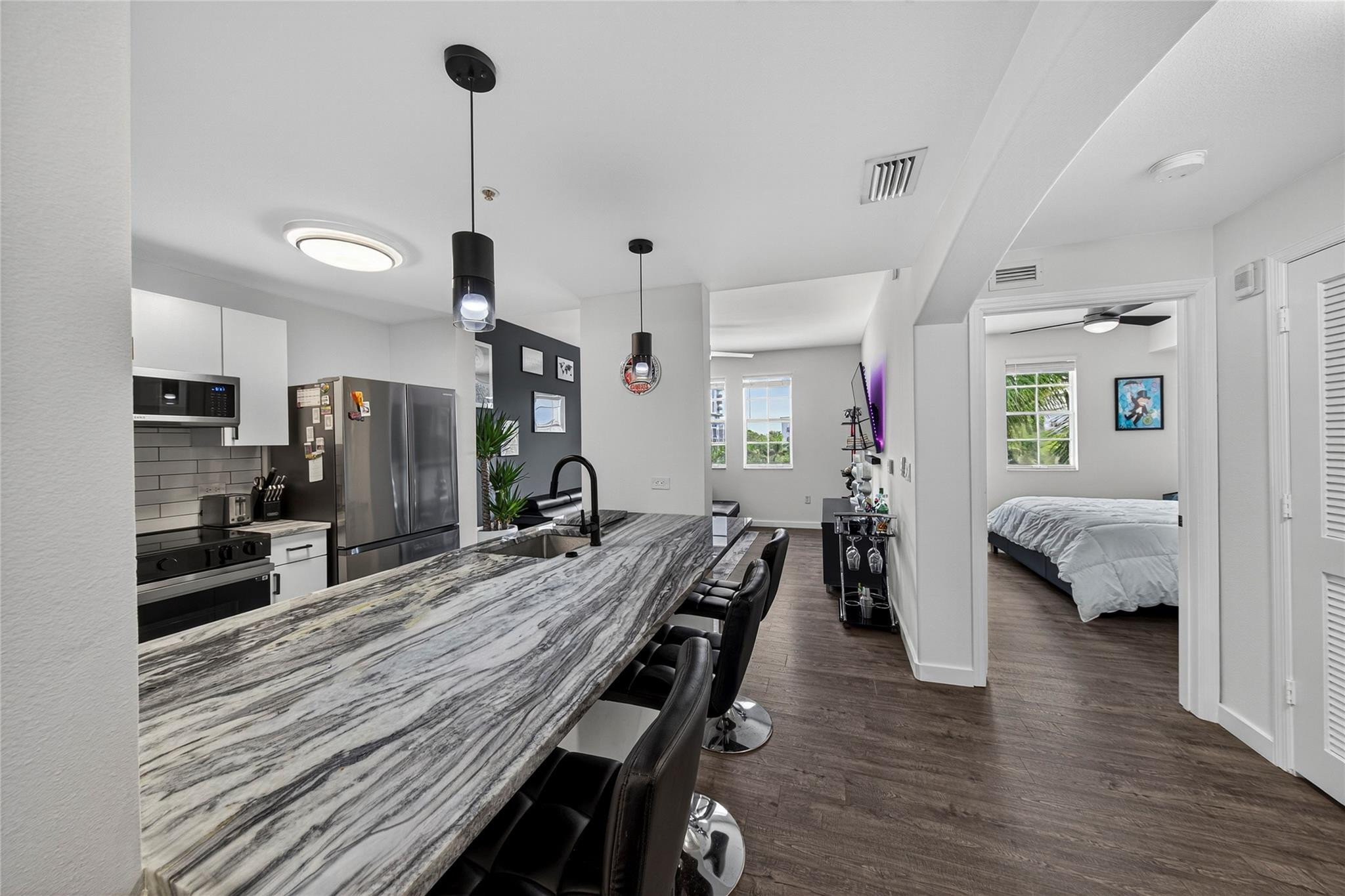 533 NE 3rd Ave 516
