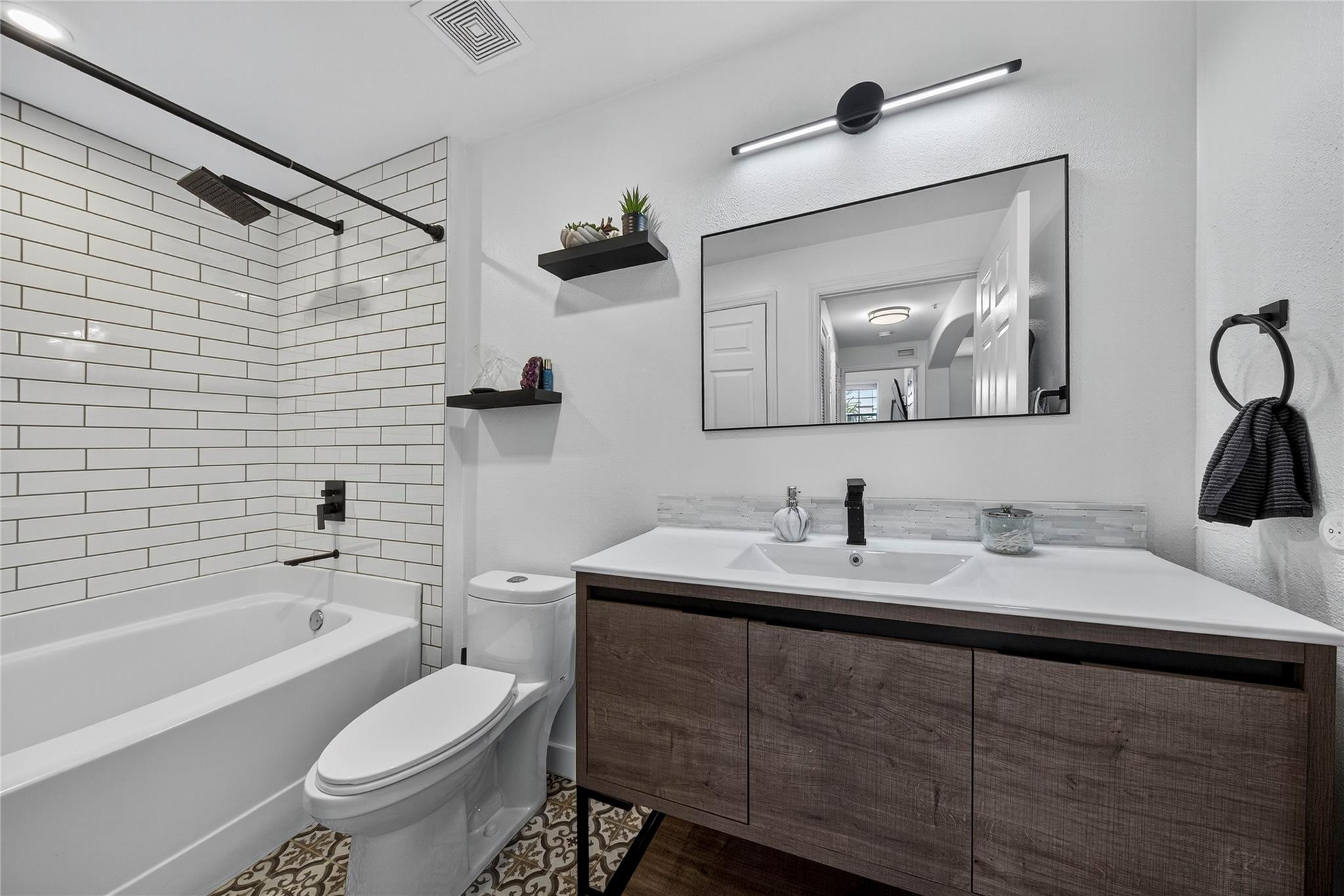 533 NE 3rd Ave 516