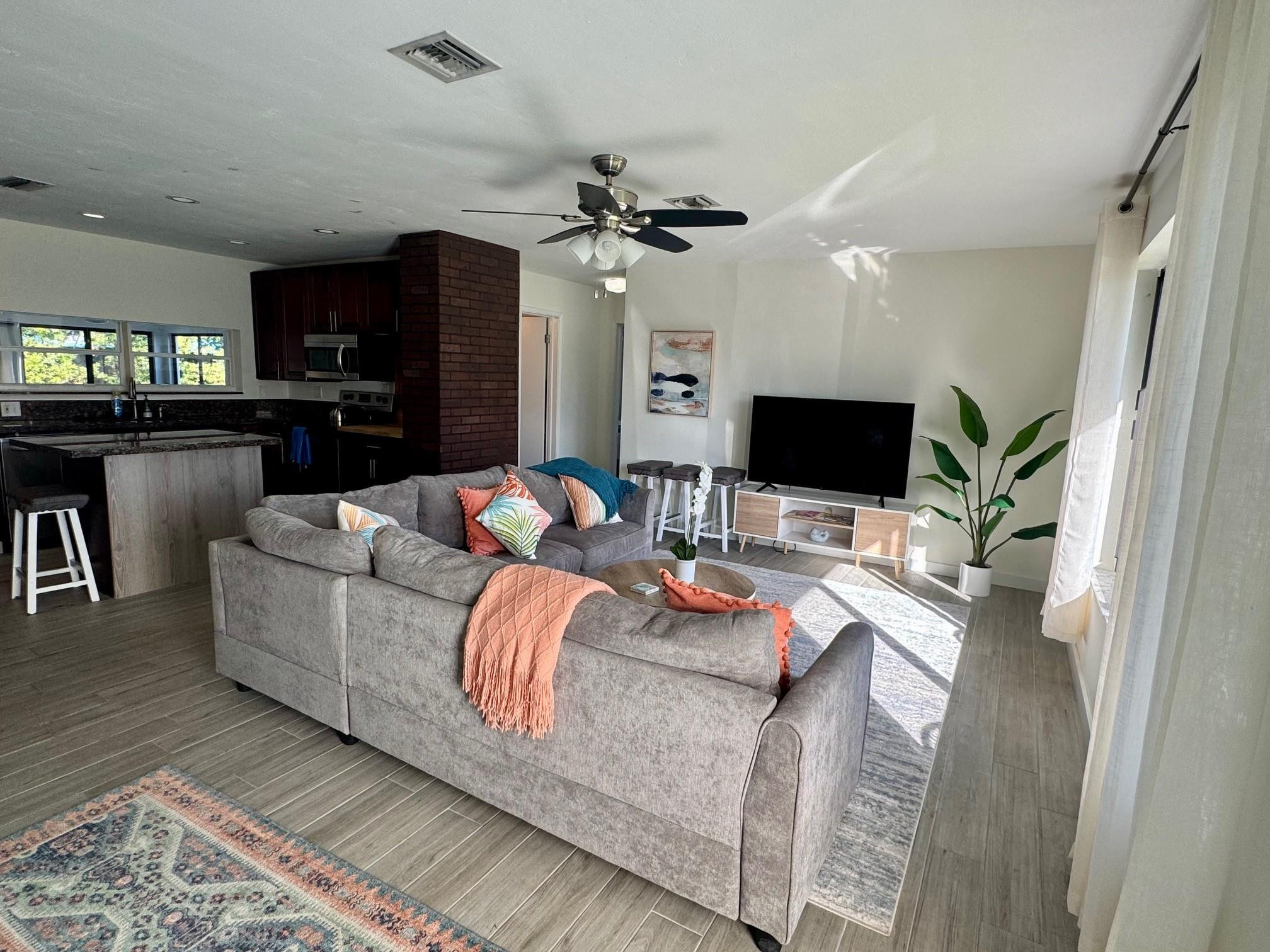 1101 SE 4th Ct