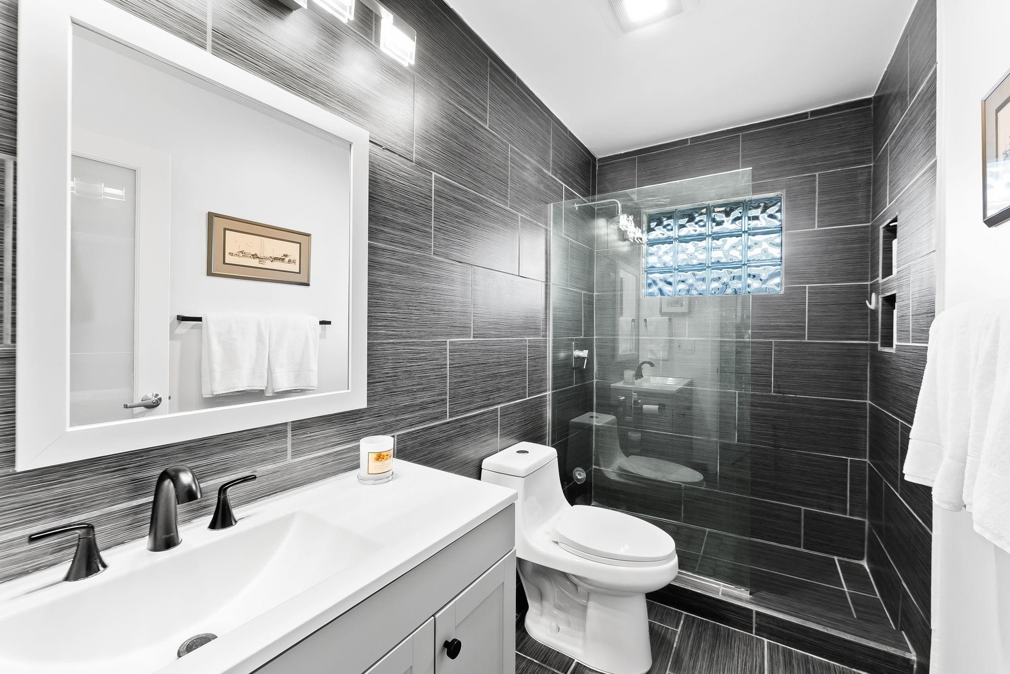 1200 NE 17th Court 3