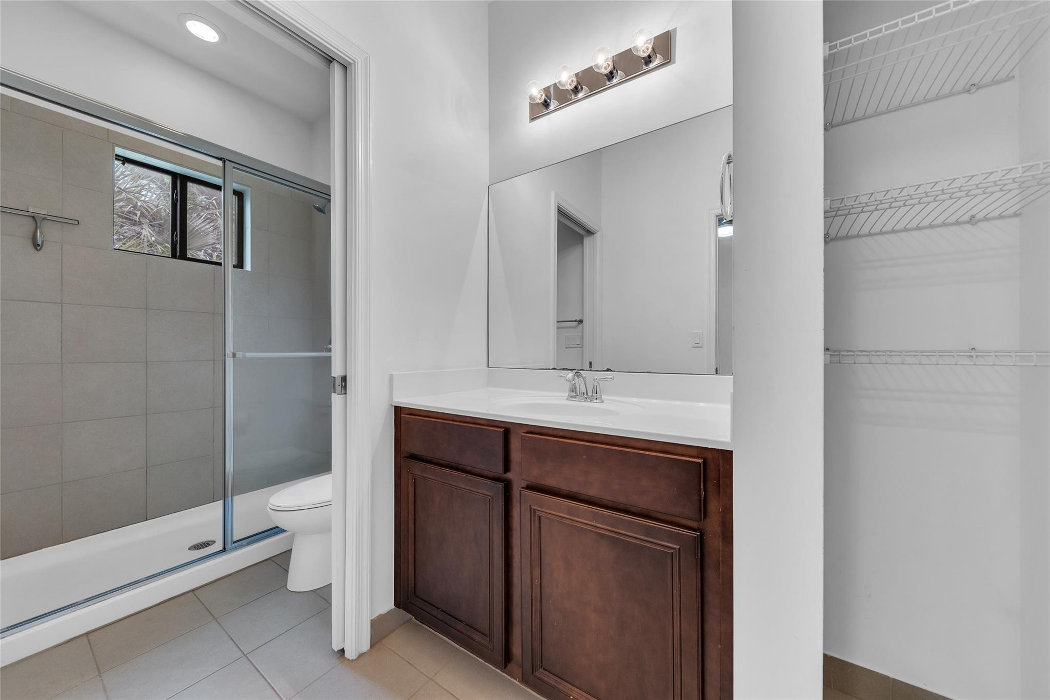 4234 N Dixie Highway 122