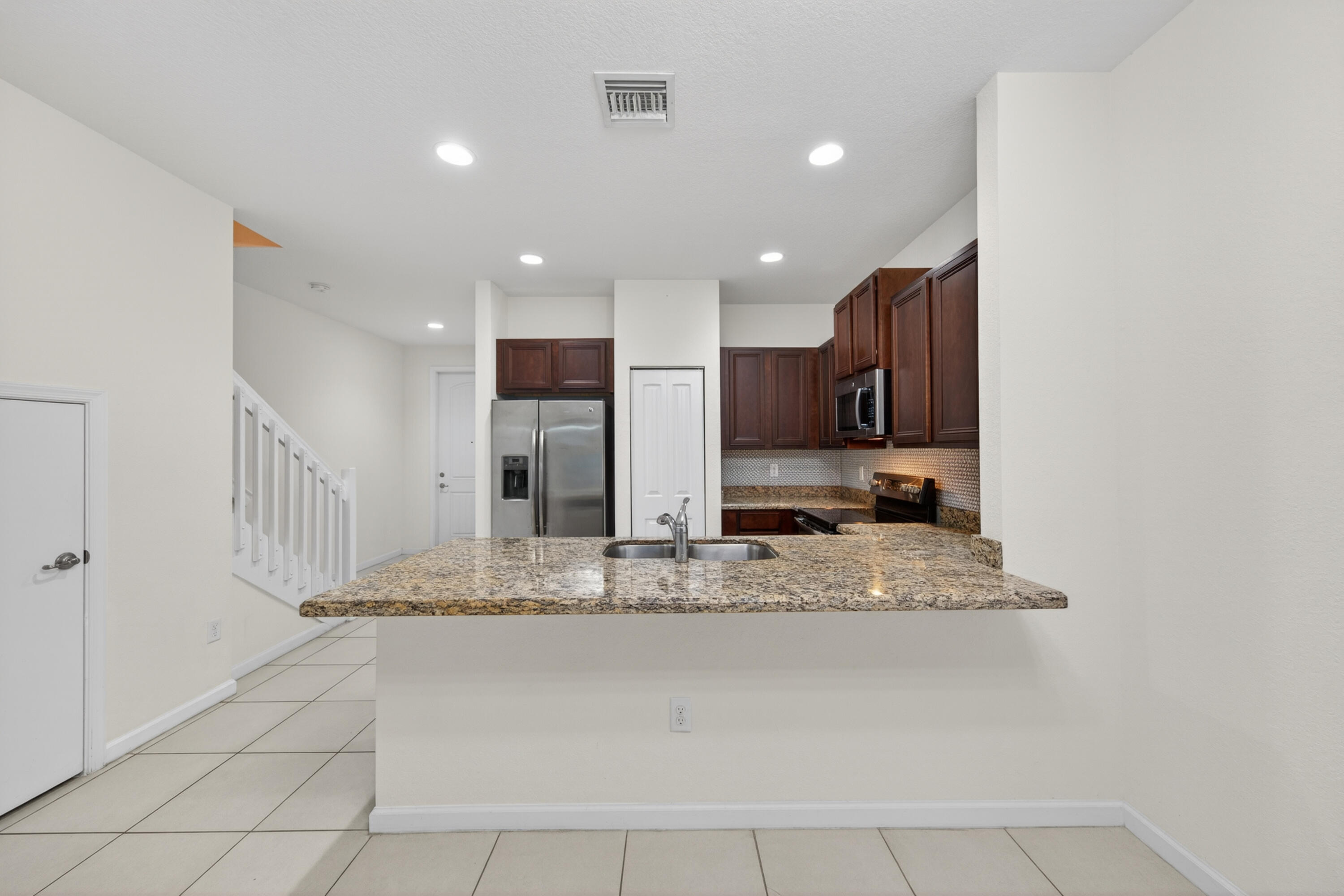 4234 N Dixie Highway 122