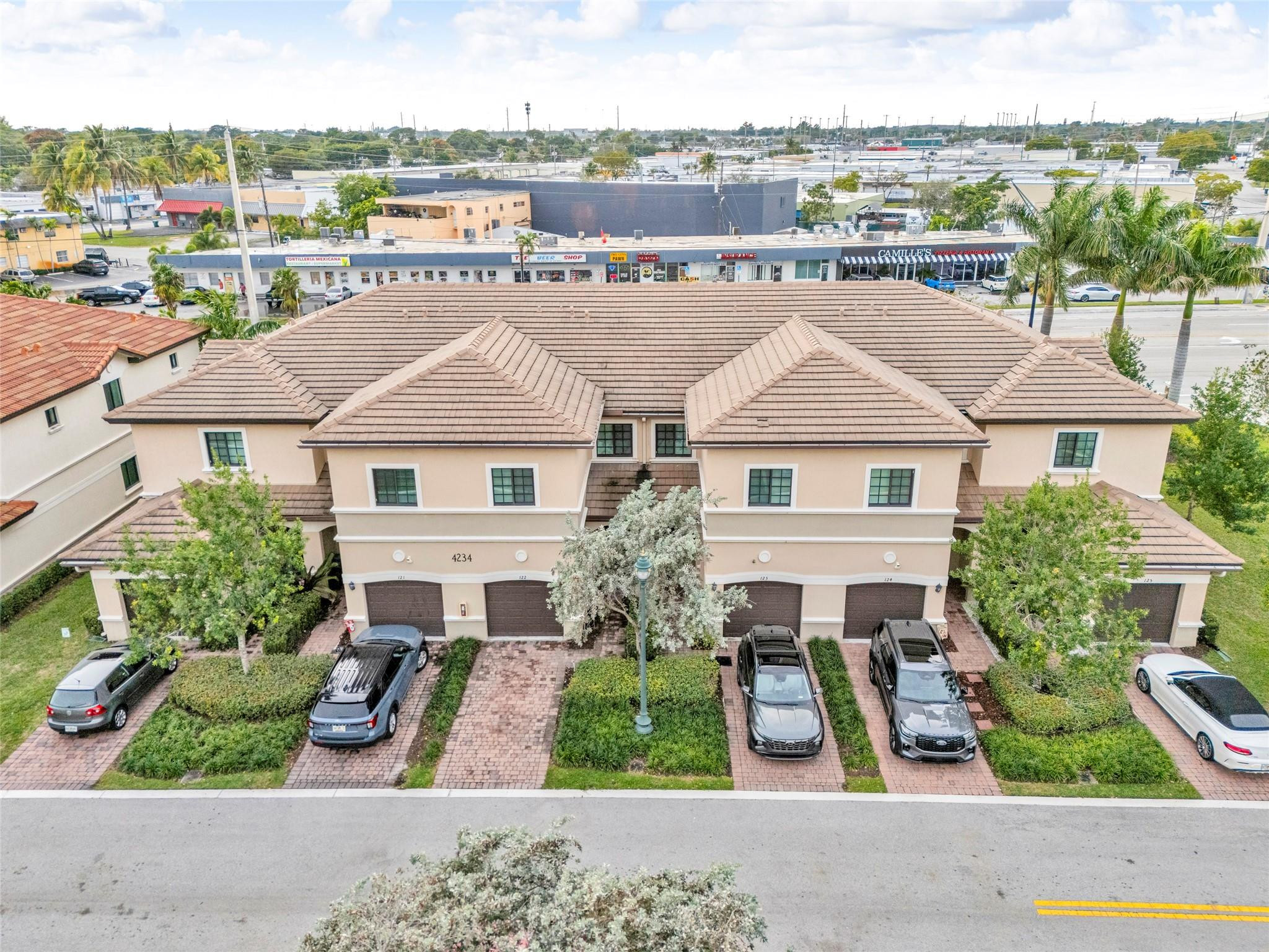 4234 N Dixie Highway 122