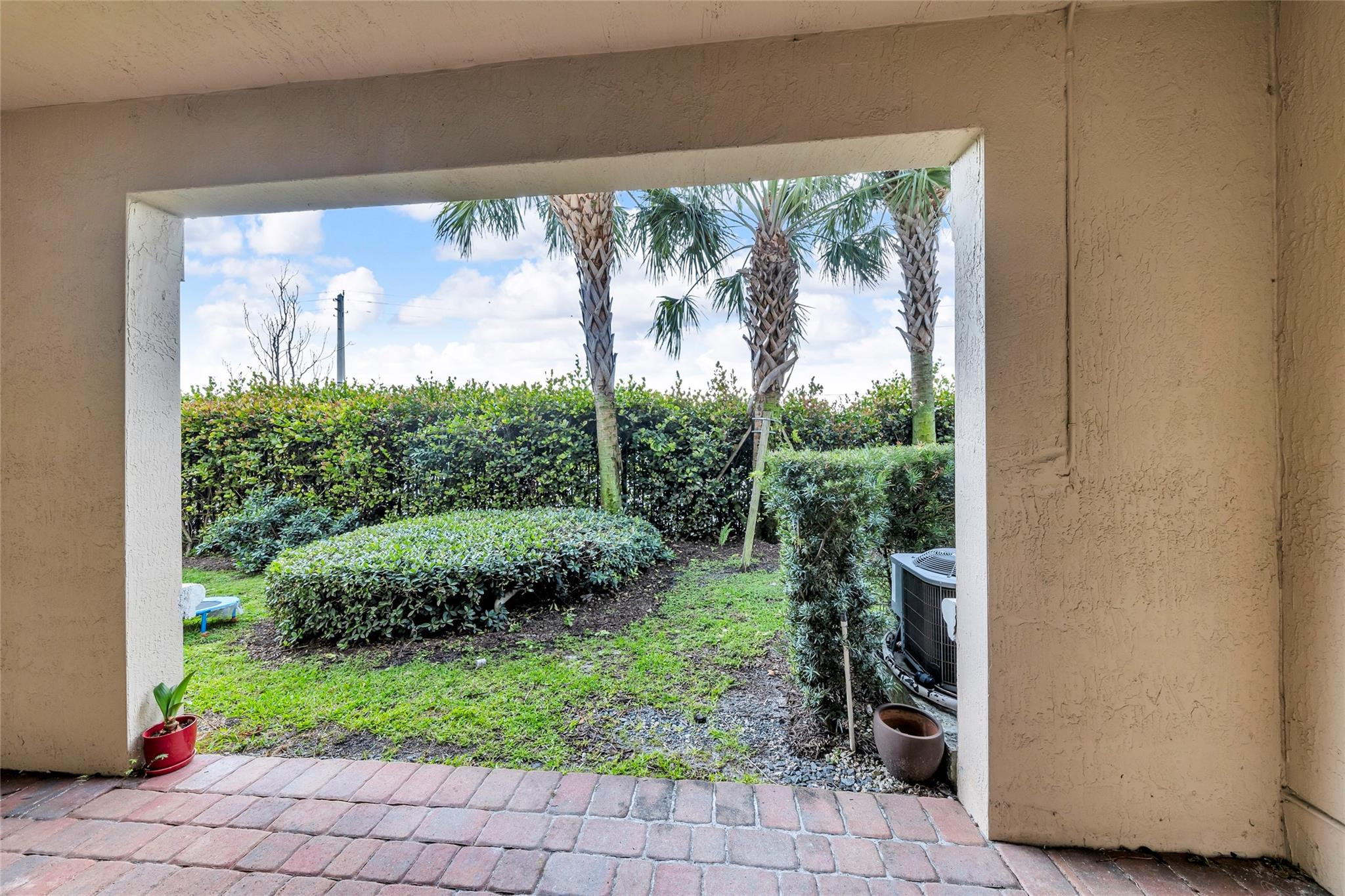 4234 N Dixie Highway 122