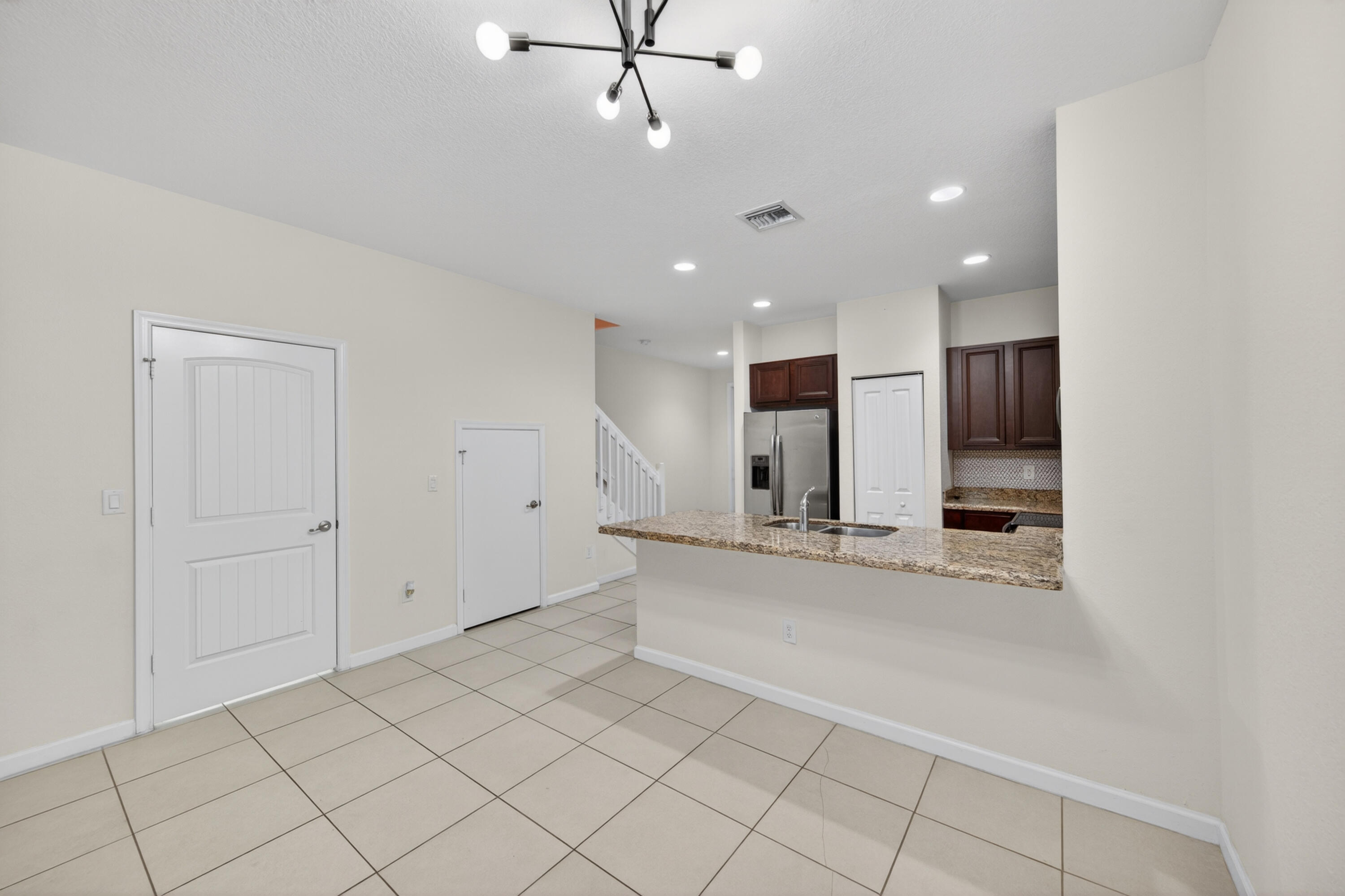 4234 N Dixie Highway 122