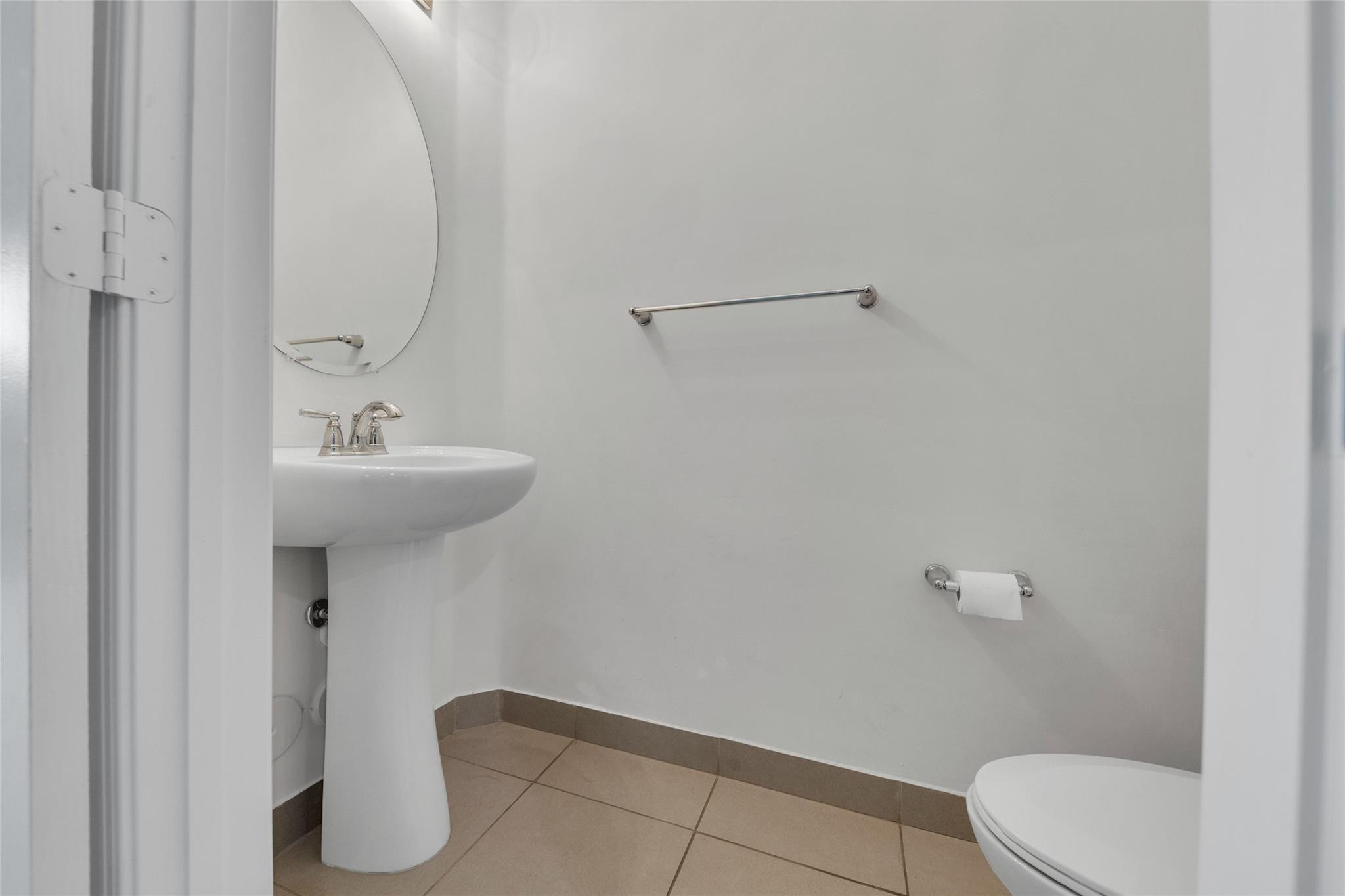 4234 N Dixie Highway 122