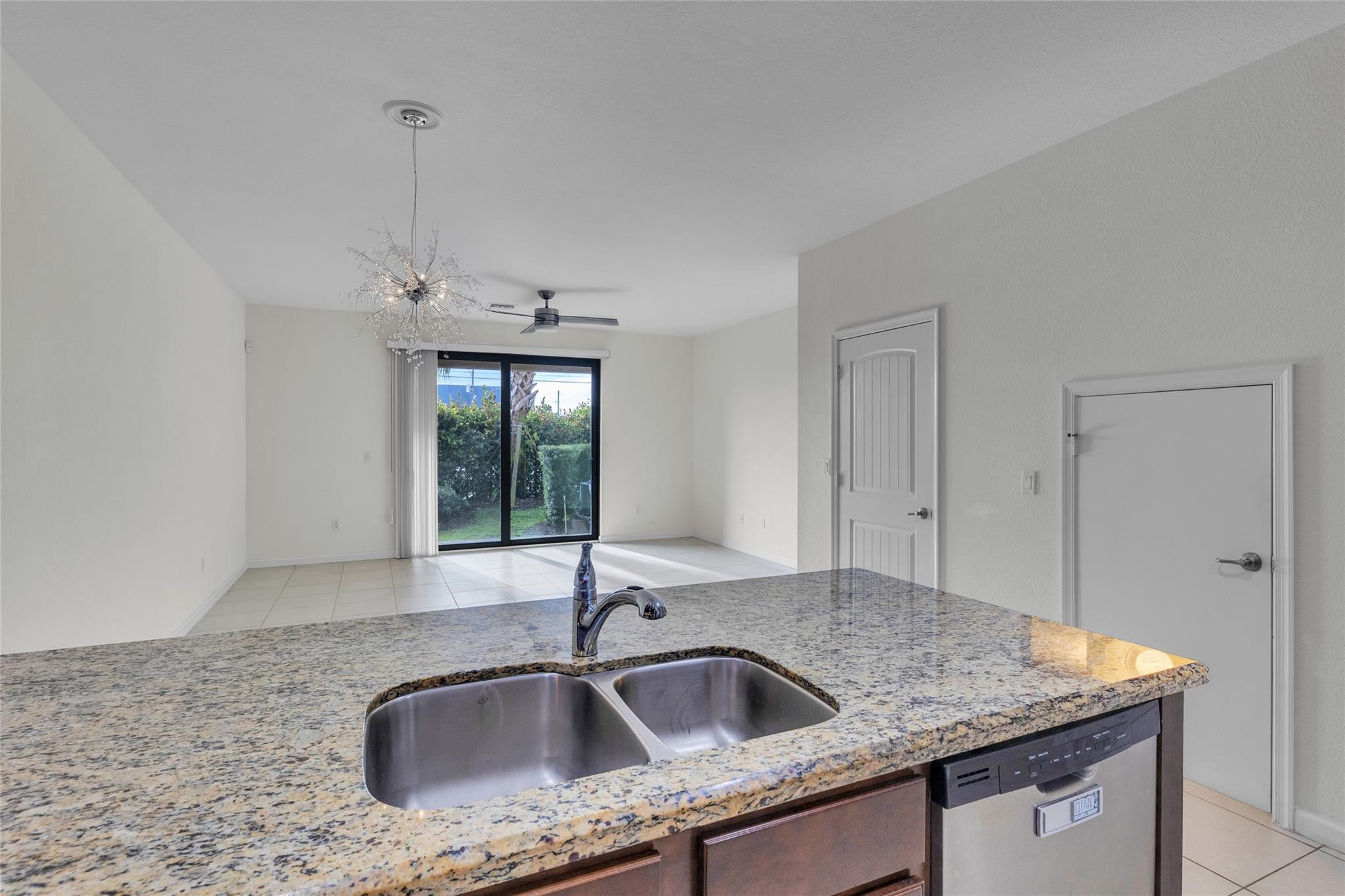 4234 N Dixie Highway 122