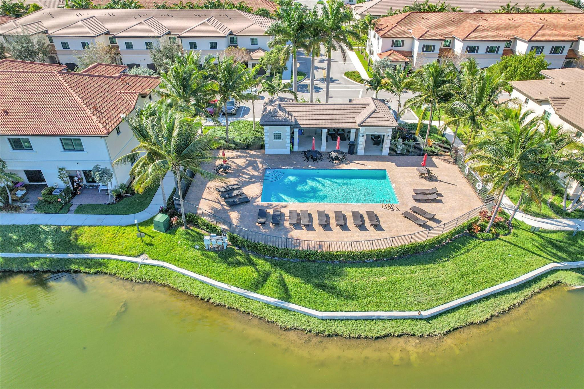 4234 N Dixie Highway 122