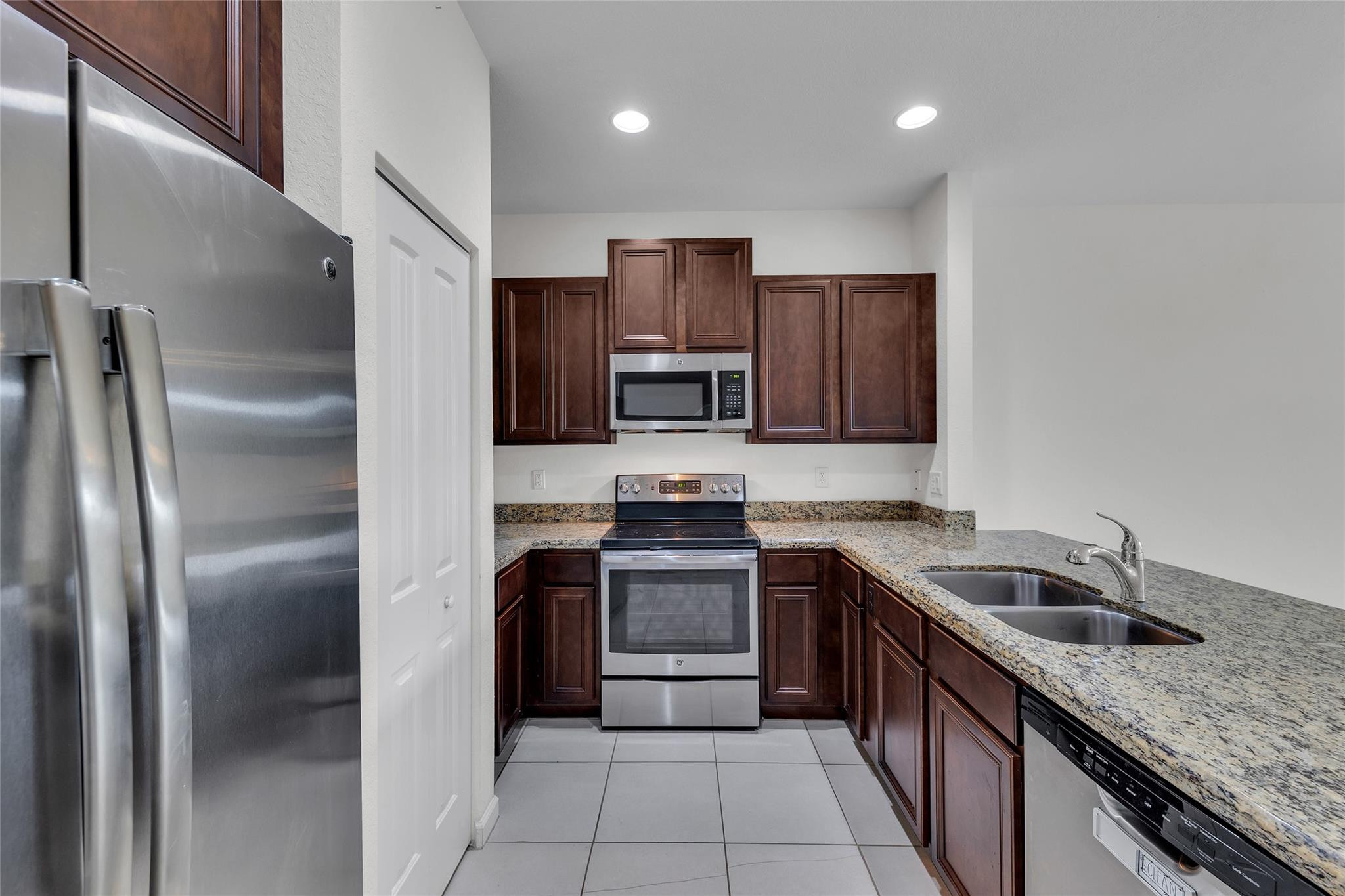 4234 N Dixie Highway 122