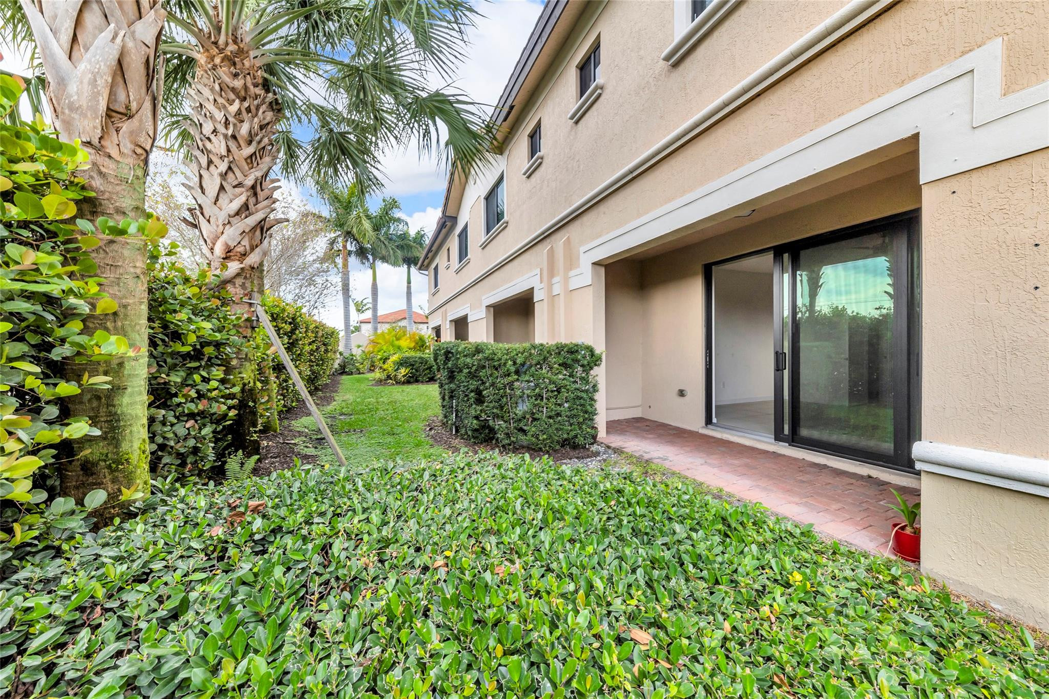 4234 N Dixie Highway 122