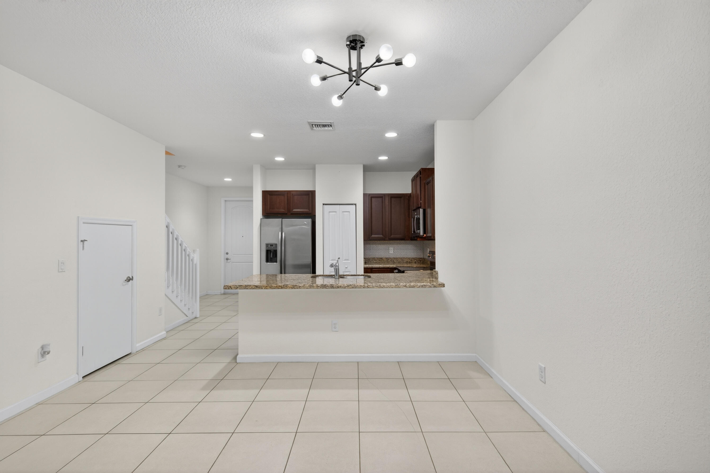 4234 N Dixie Highway 122