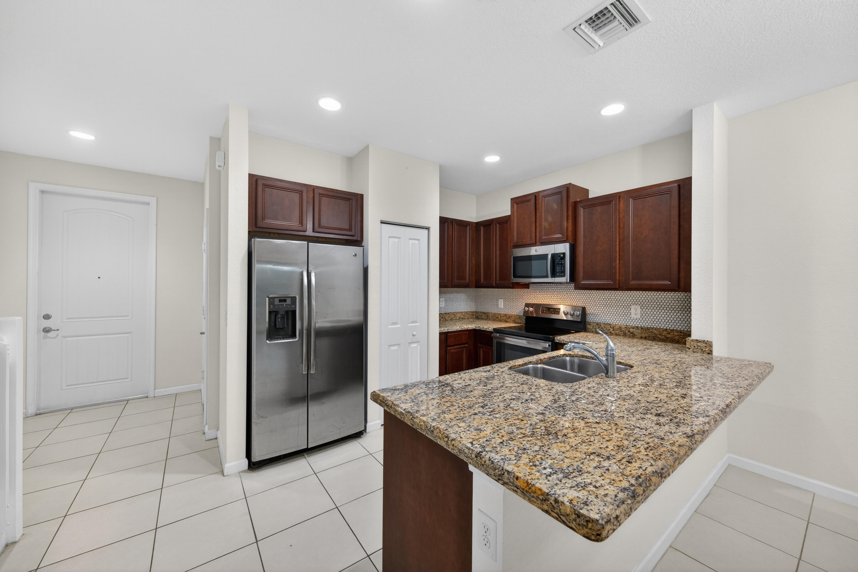 4234 N Dixie Highway 122