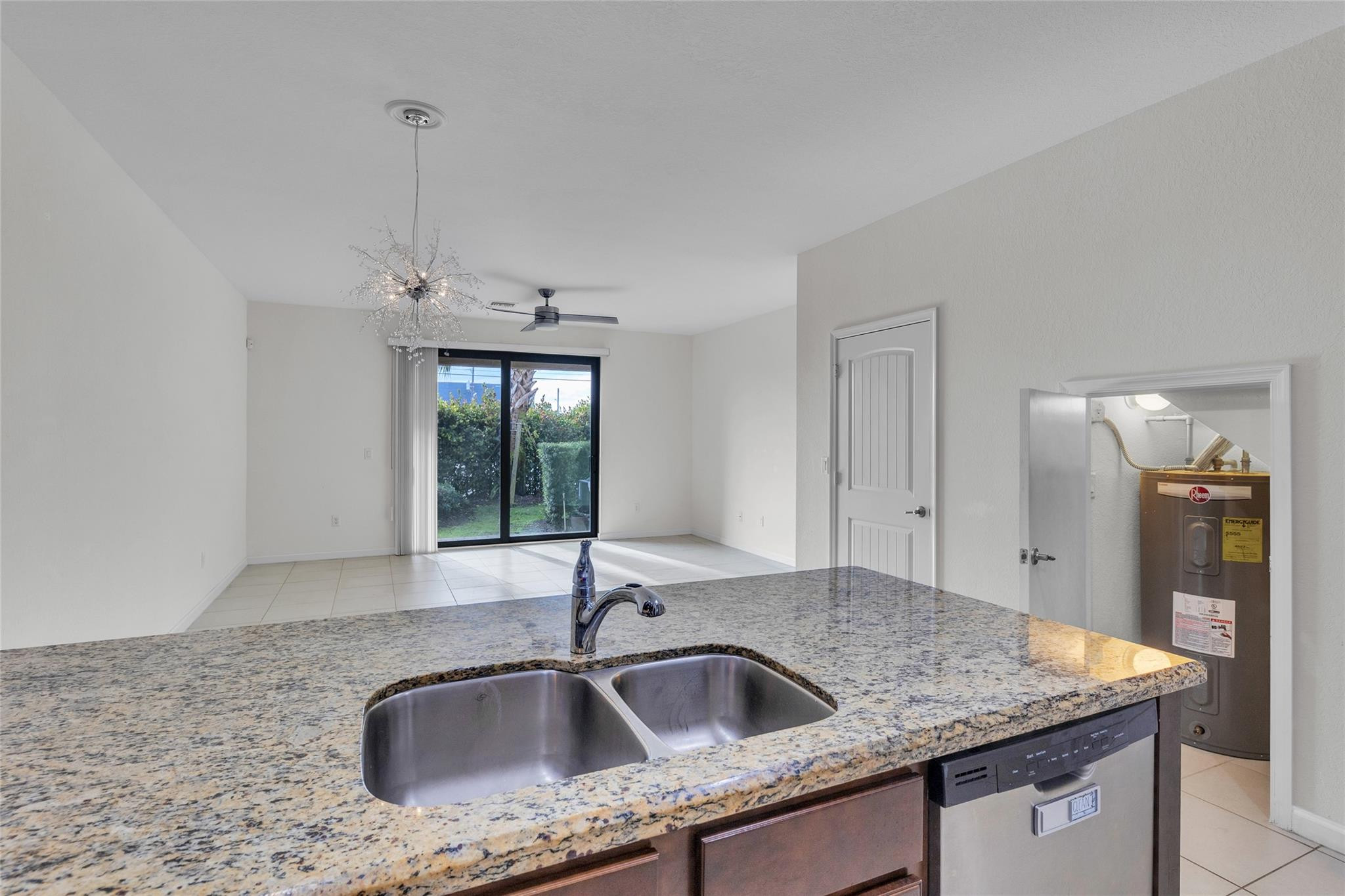 4234 N Dixie Highway 122