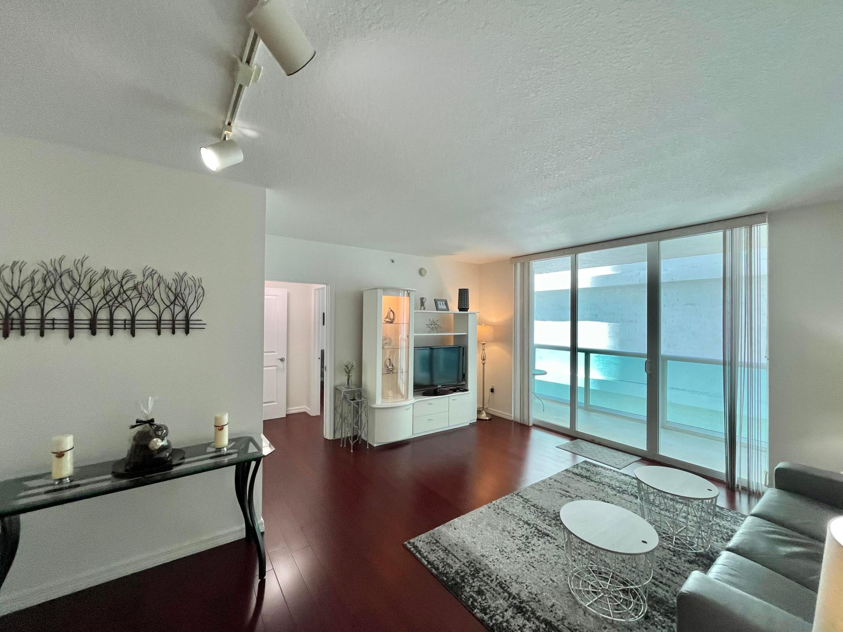347 N New River Dr Drive 605