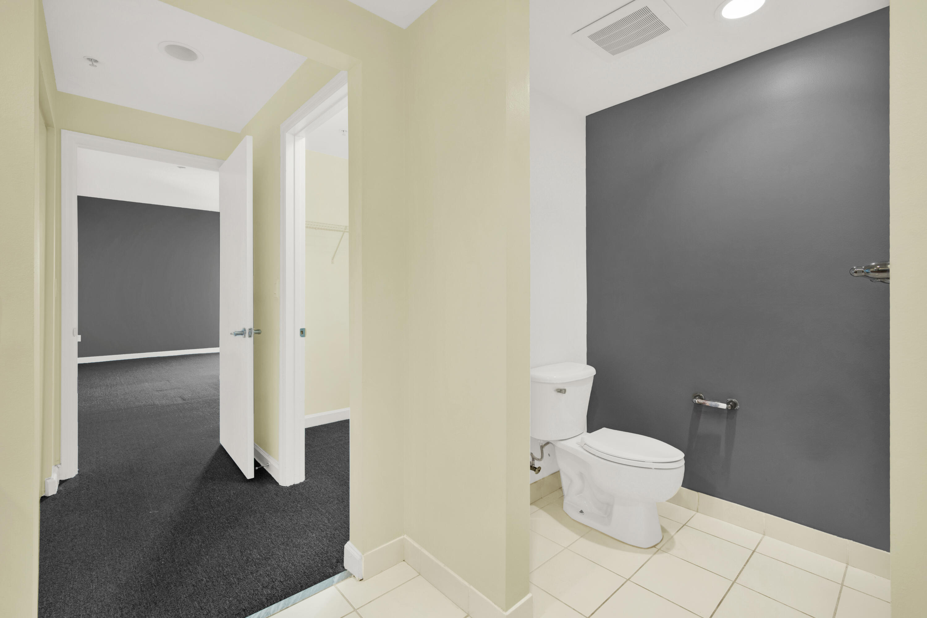 2301 Wilton Drive R307