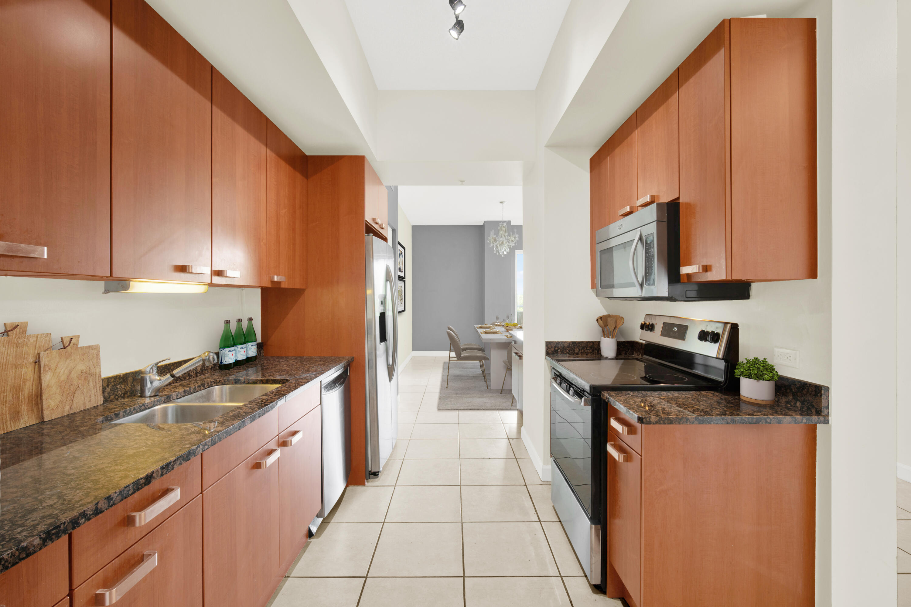 2301 Wilton Drive R307