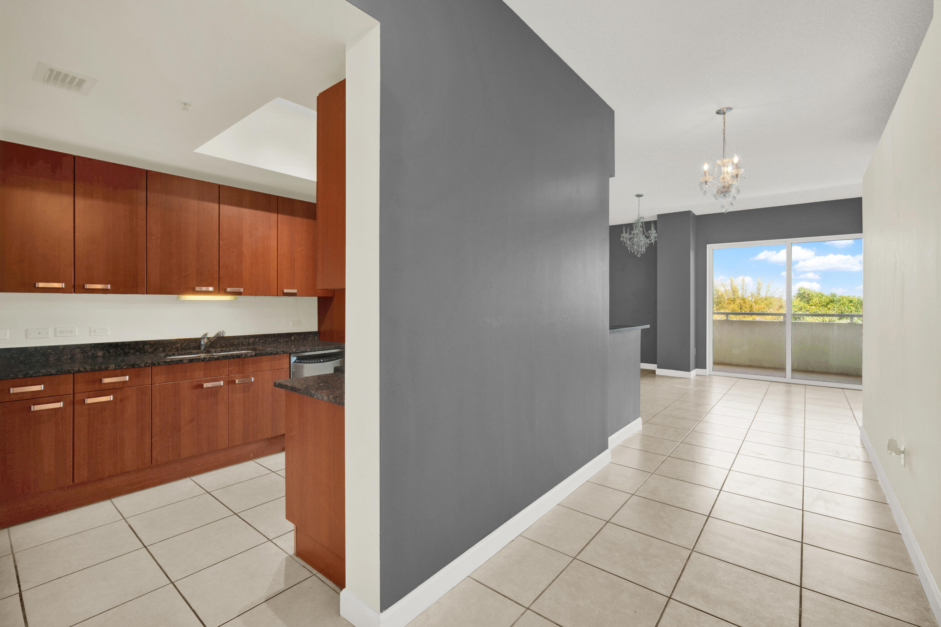 2301 Wilton Drive R307
