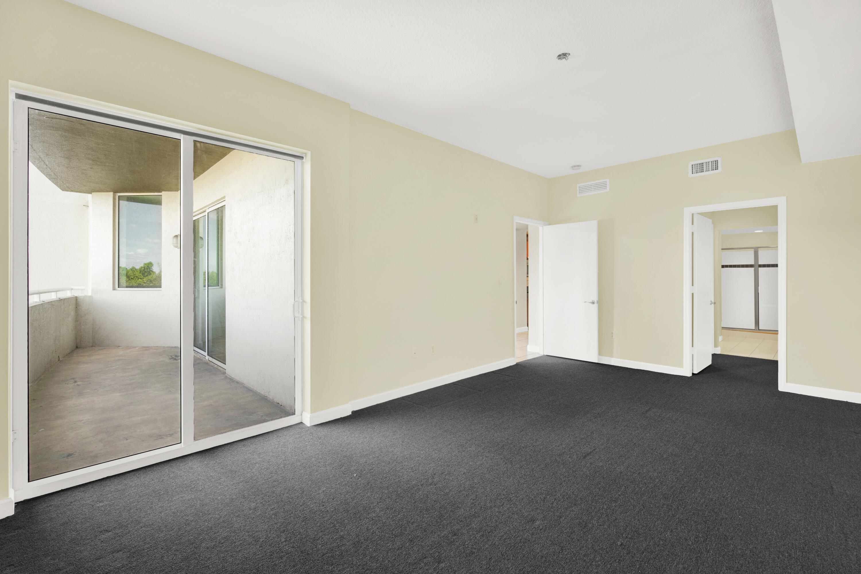 2301 Wilton Drive R307