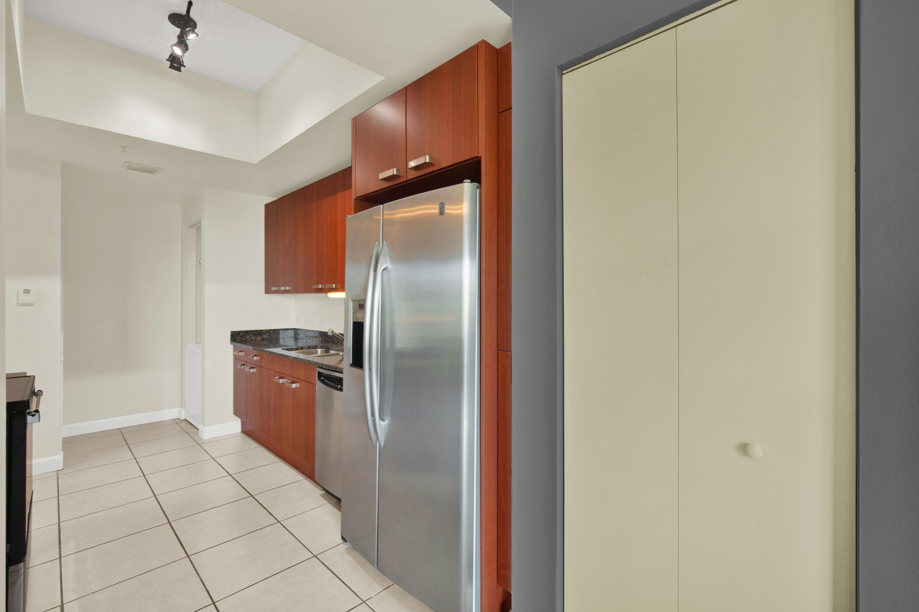 2301 Wilton Drive R307