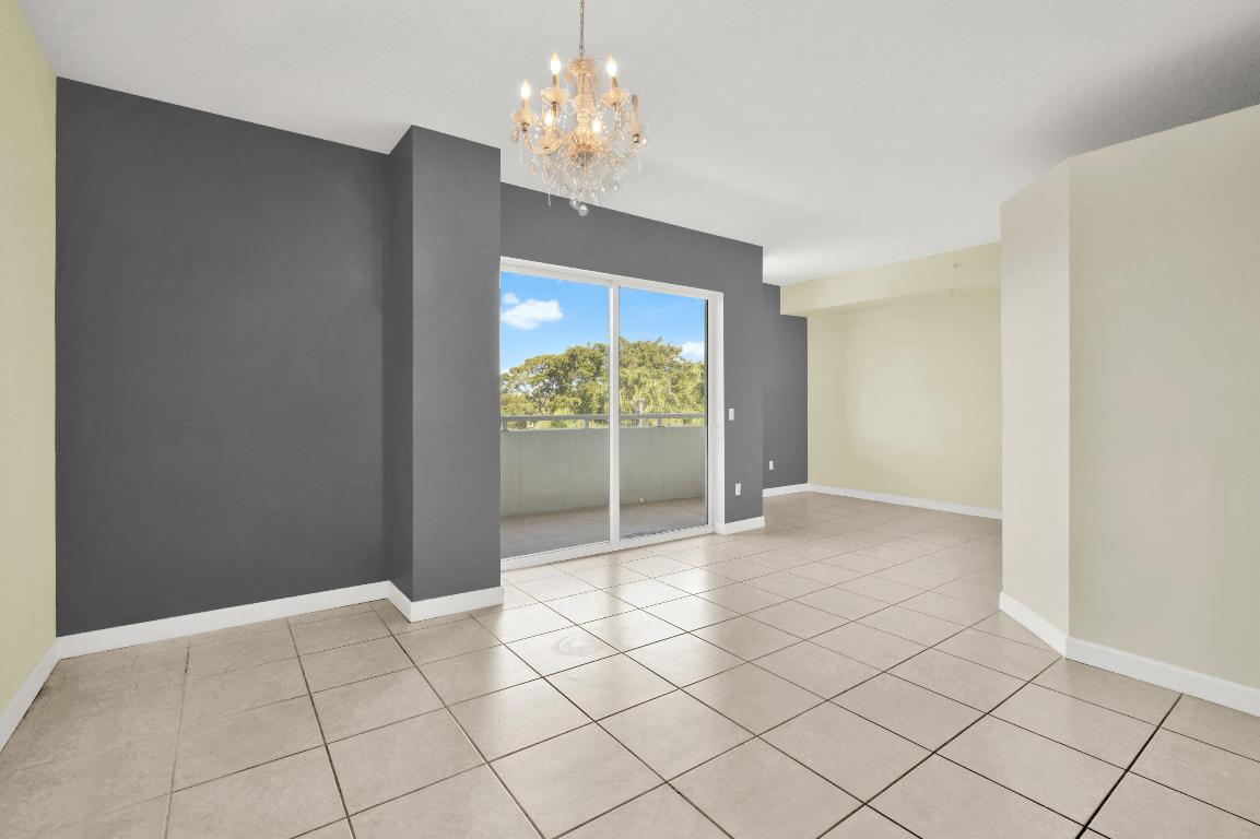 2301 Wilton Drive R307