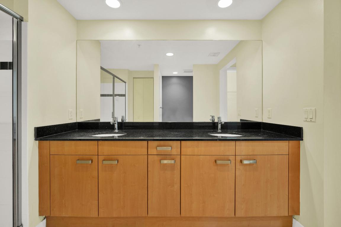 2301 Wilton Drive R307